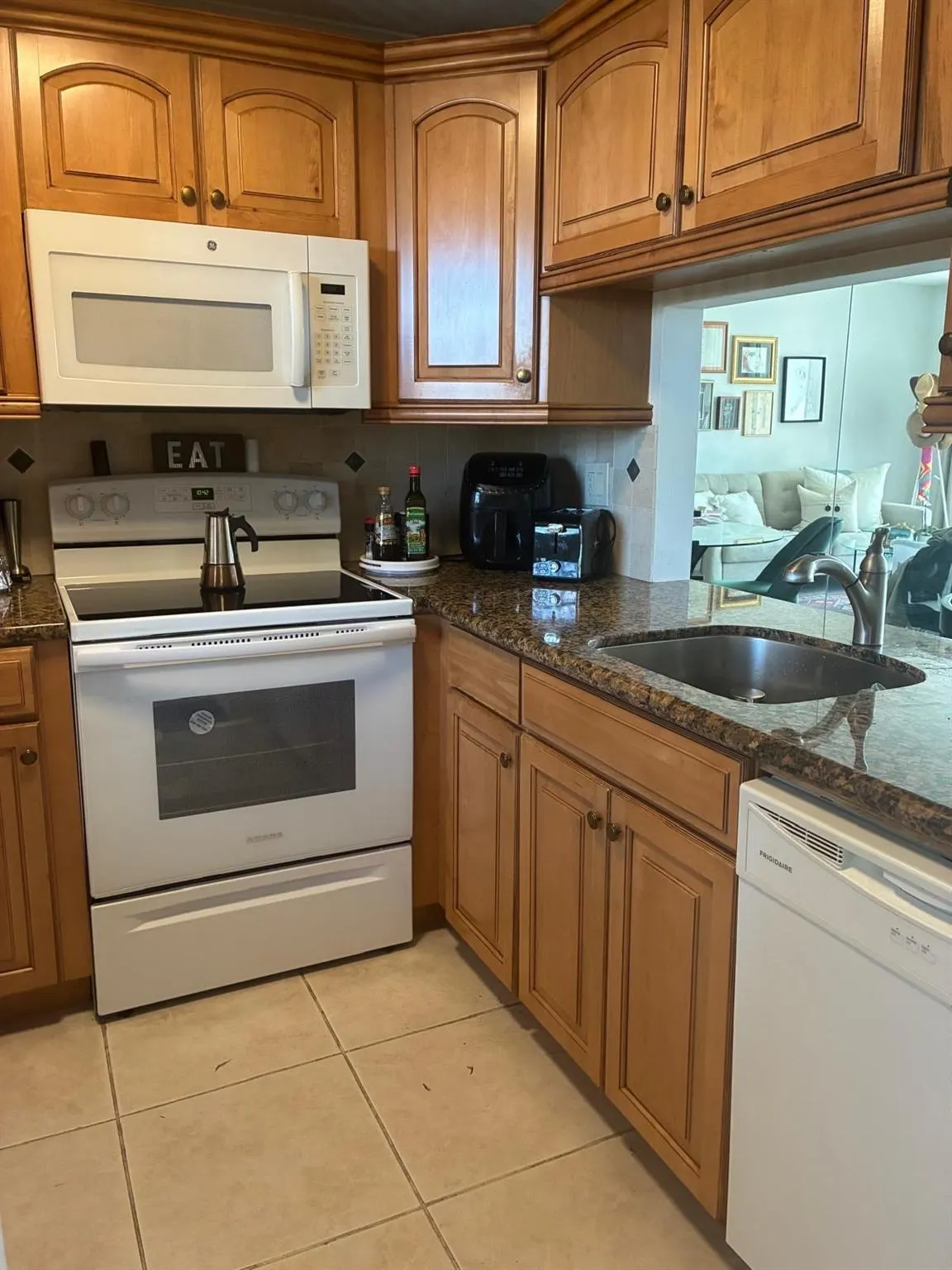 9230 Lagoon Pl, #408