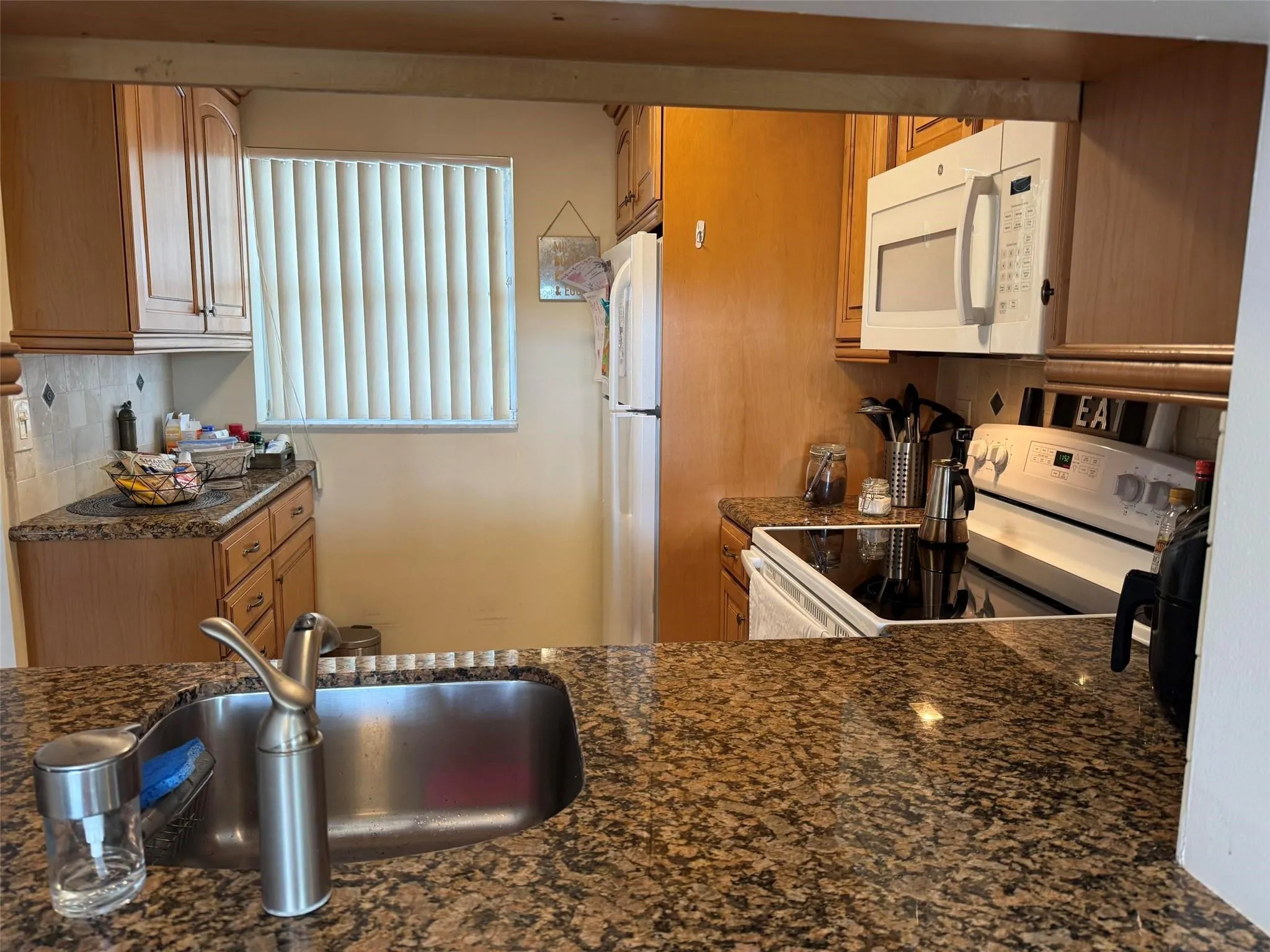 9230 Lagoon Pl, #408
