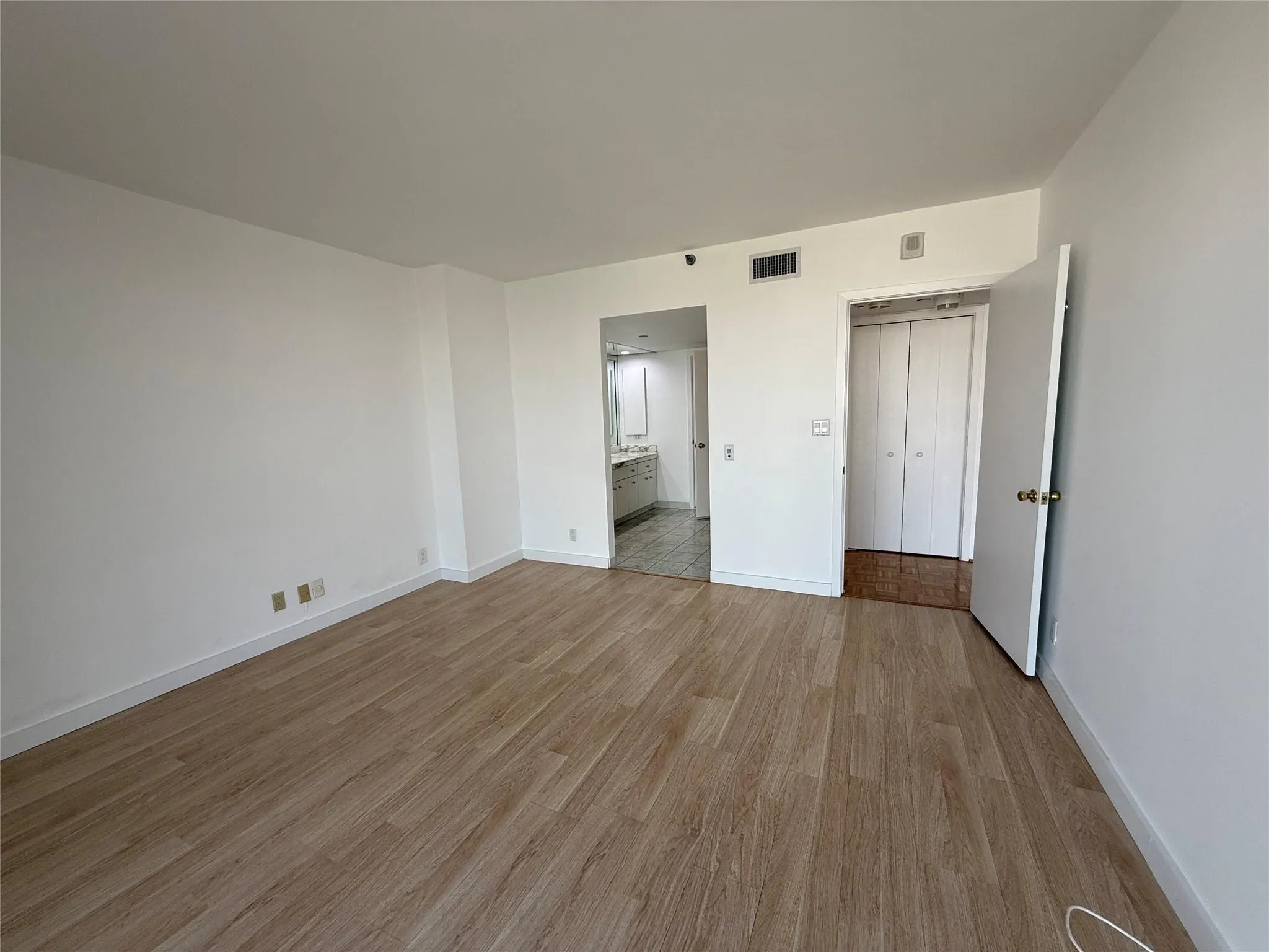 19707 Turnberry Way, #8C