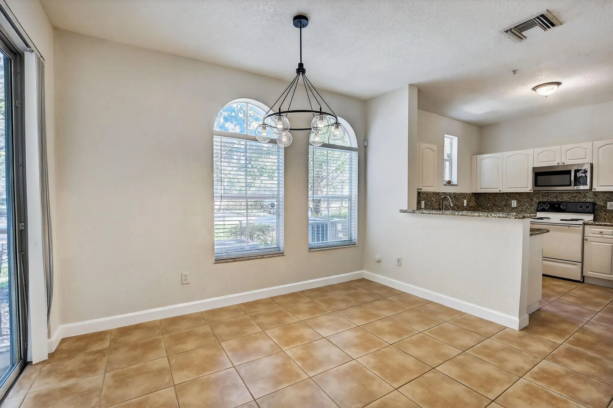 110 Jacaranda Country Club Dr, #104