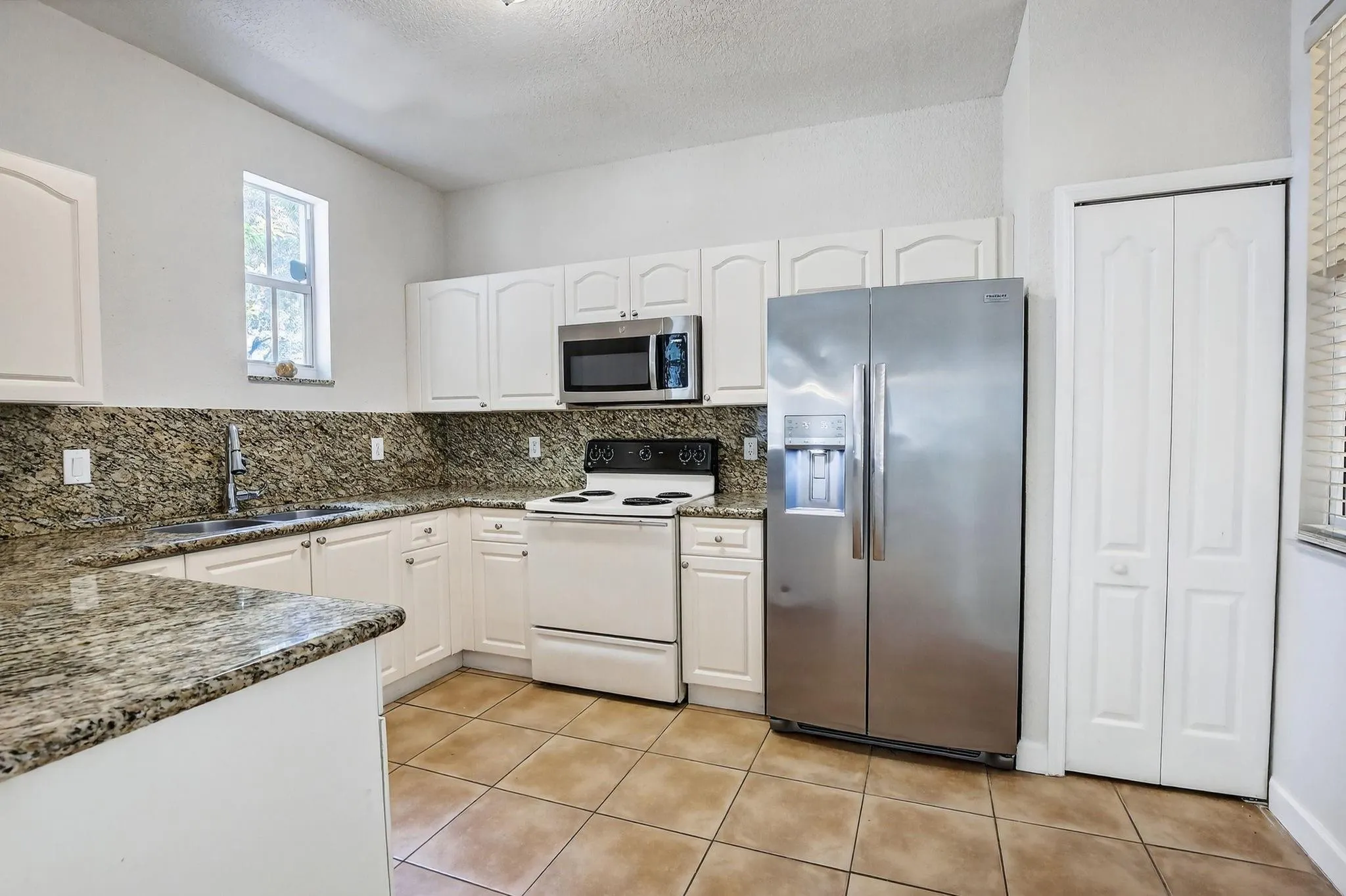 110 Jacaranda Country Club Dr, #104
