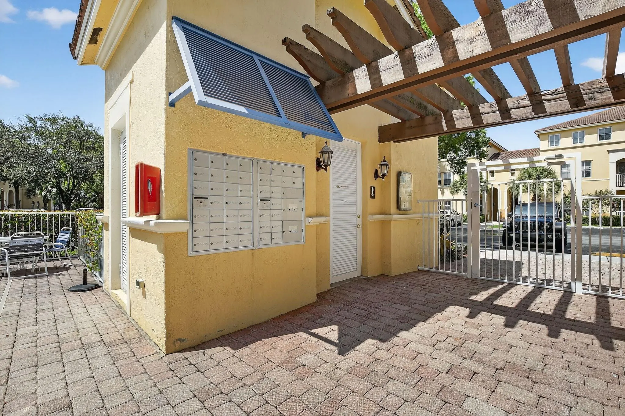 110 Jacaranda Country Club Dr, #104