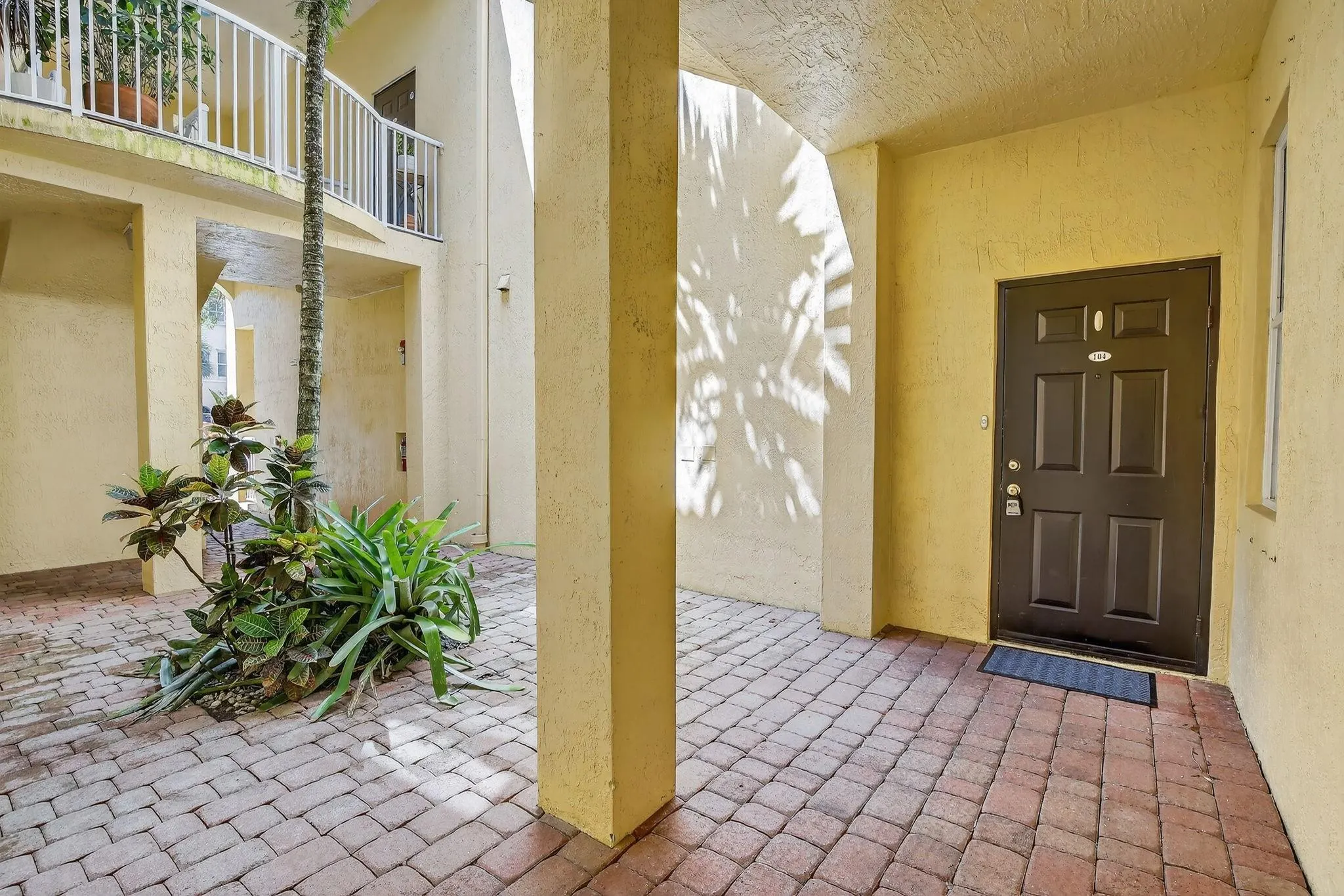 110 Jacaranda Country Club Dr, #104