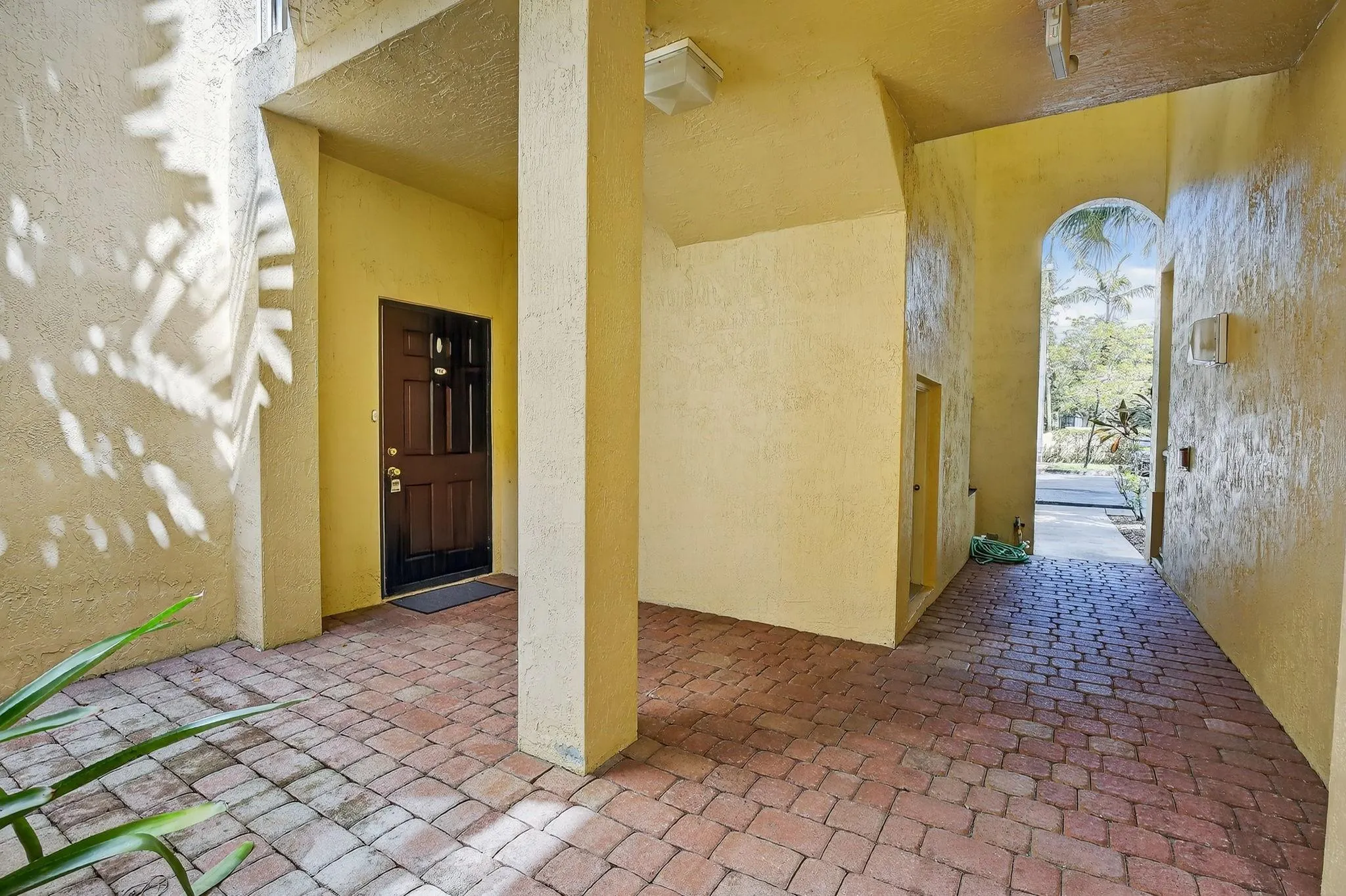 110 Jacaranda Country Club Dr, #104