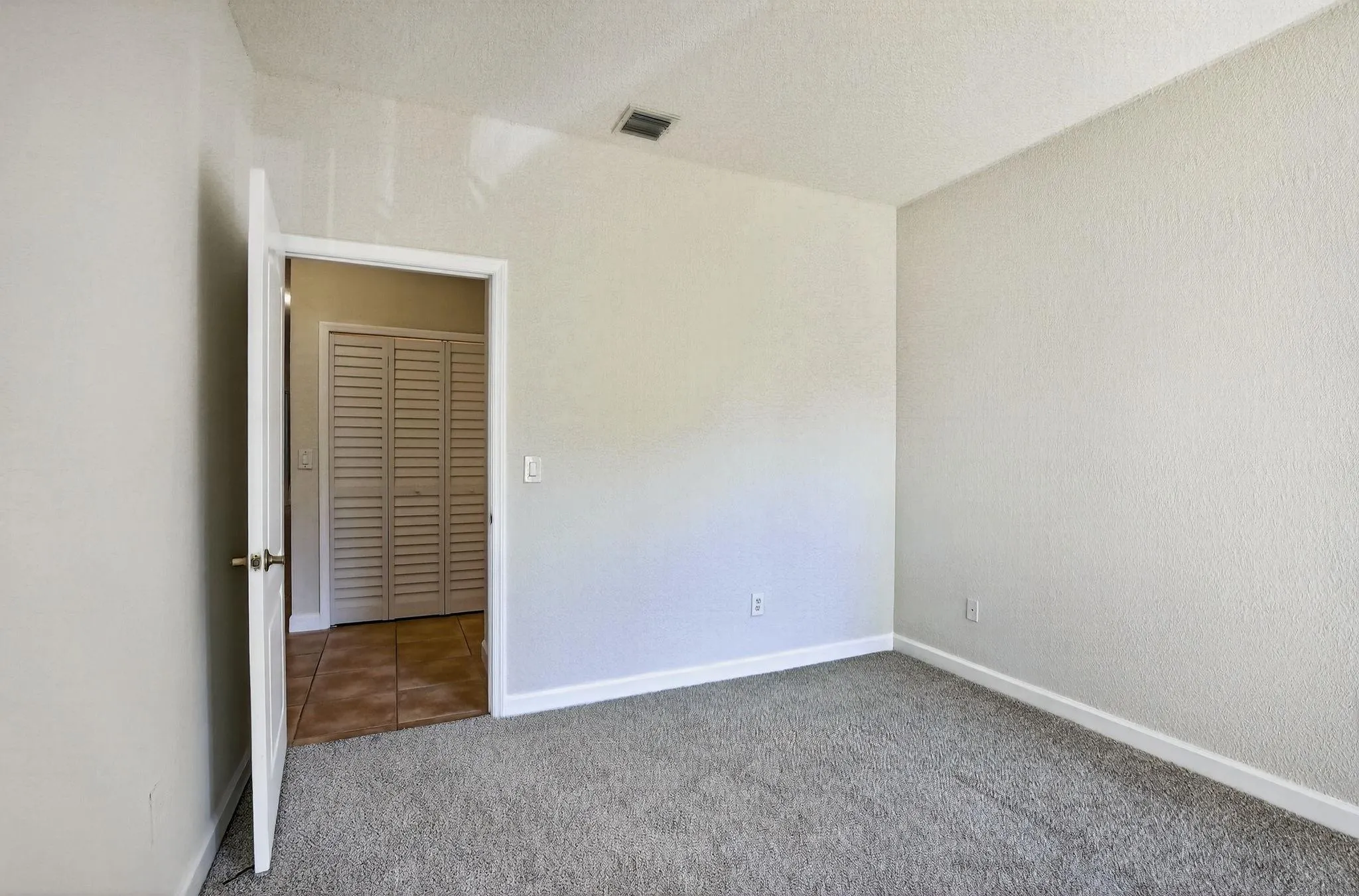 110 Jacaranda Country Club Dr, #104
