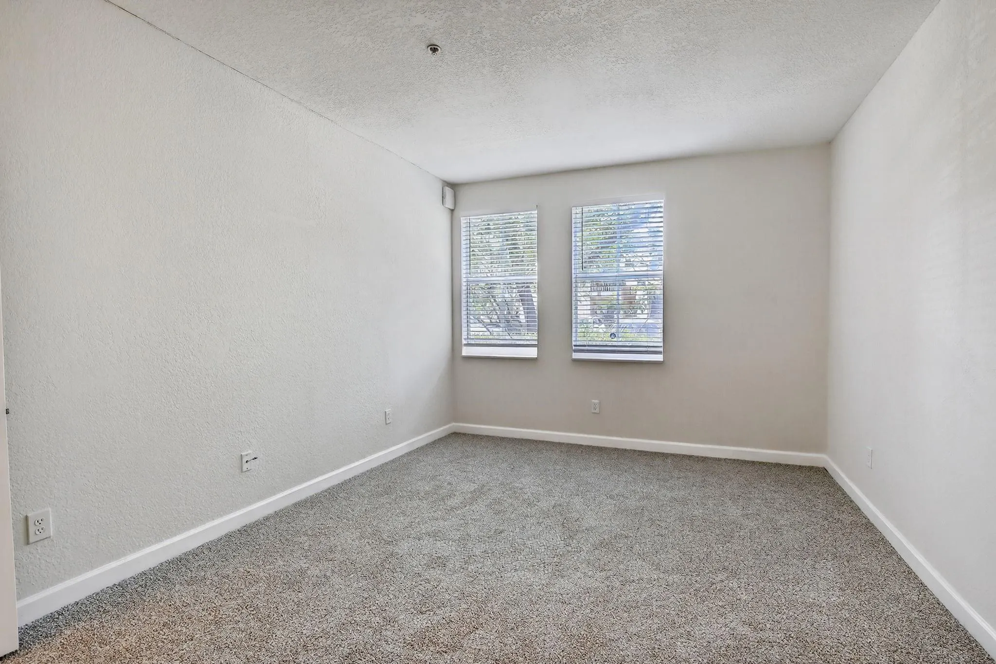 110 Jacaranda Country Club Dr, #104