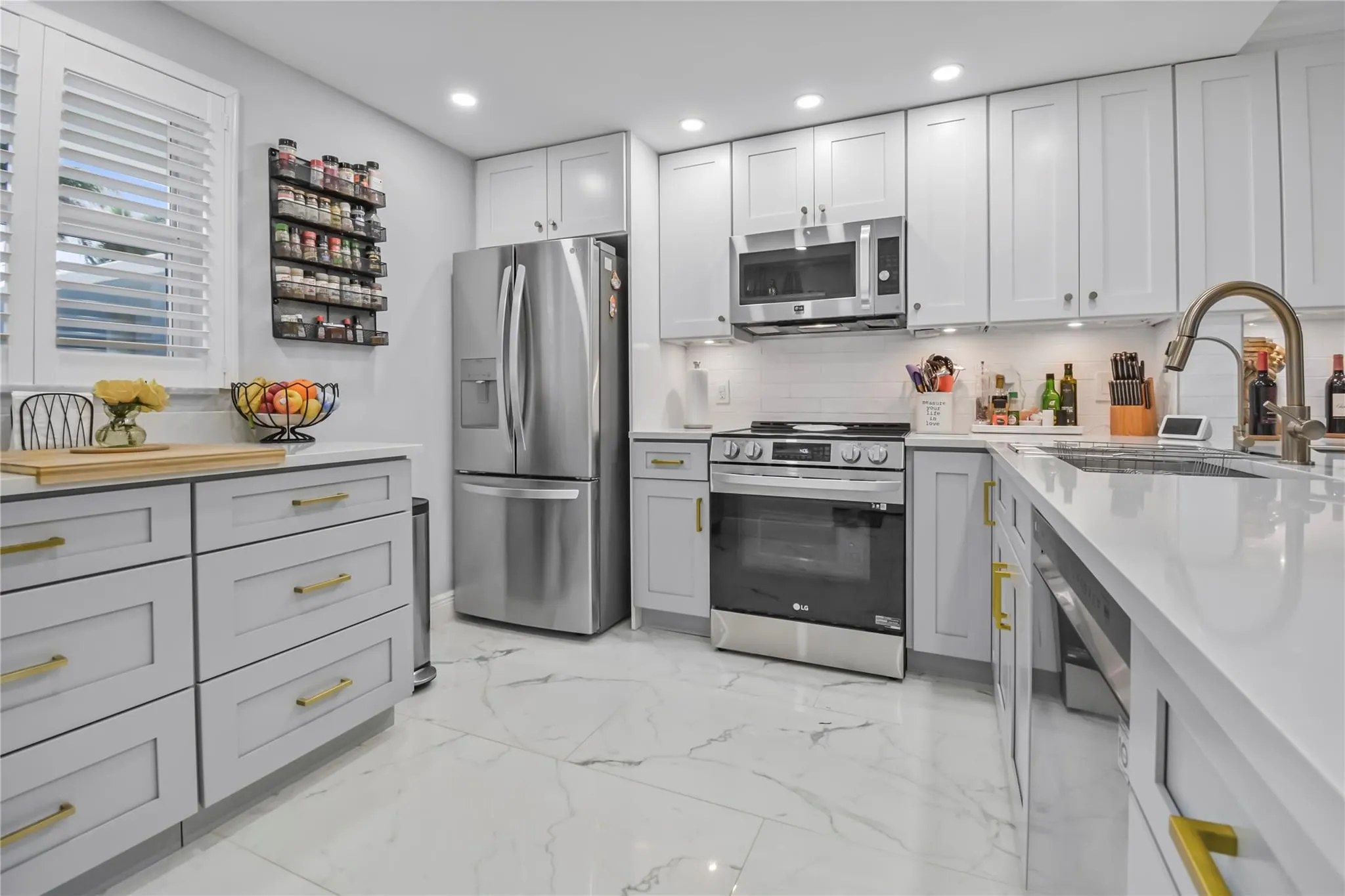 2809 Florida Blvd, #107
