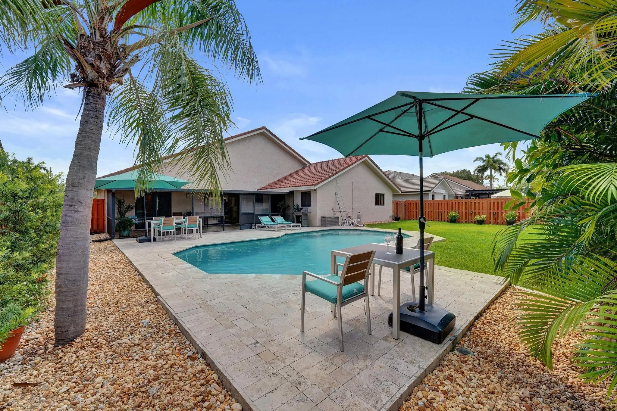 1541 W Oak Knoll Cir