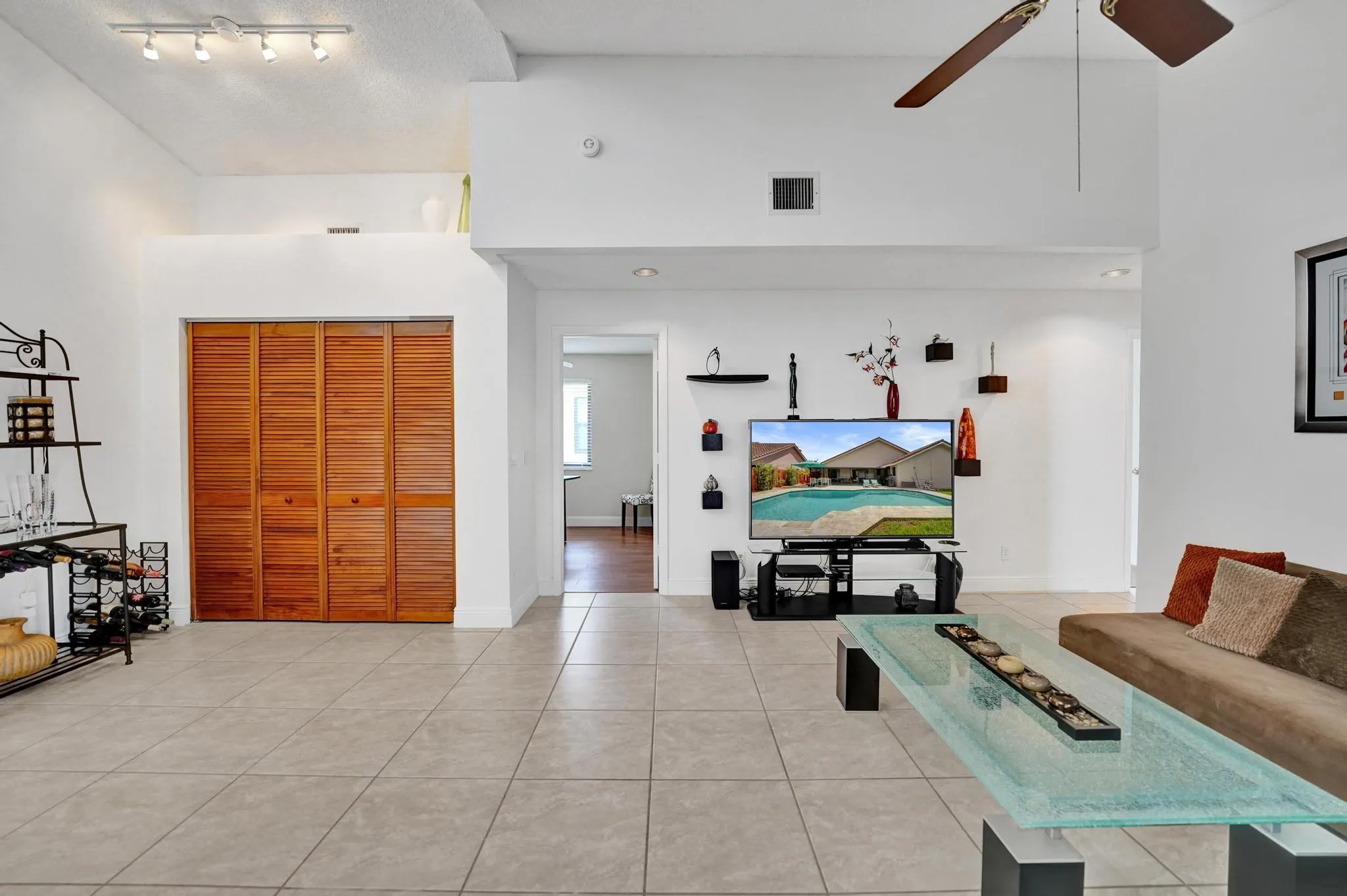 1541 W Oak Knoll Cir