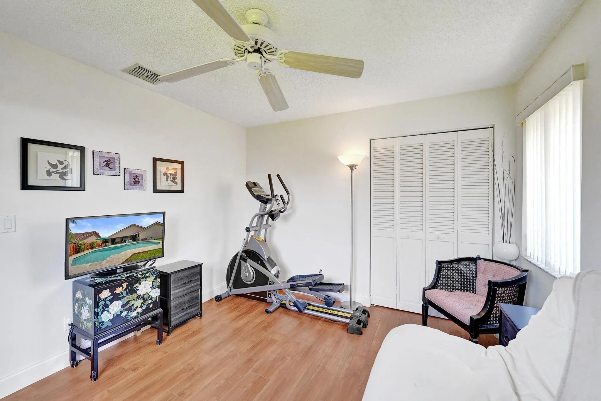 1541 W Oak Knoll Cir
