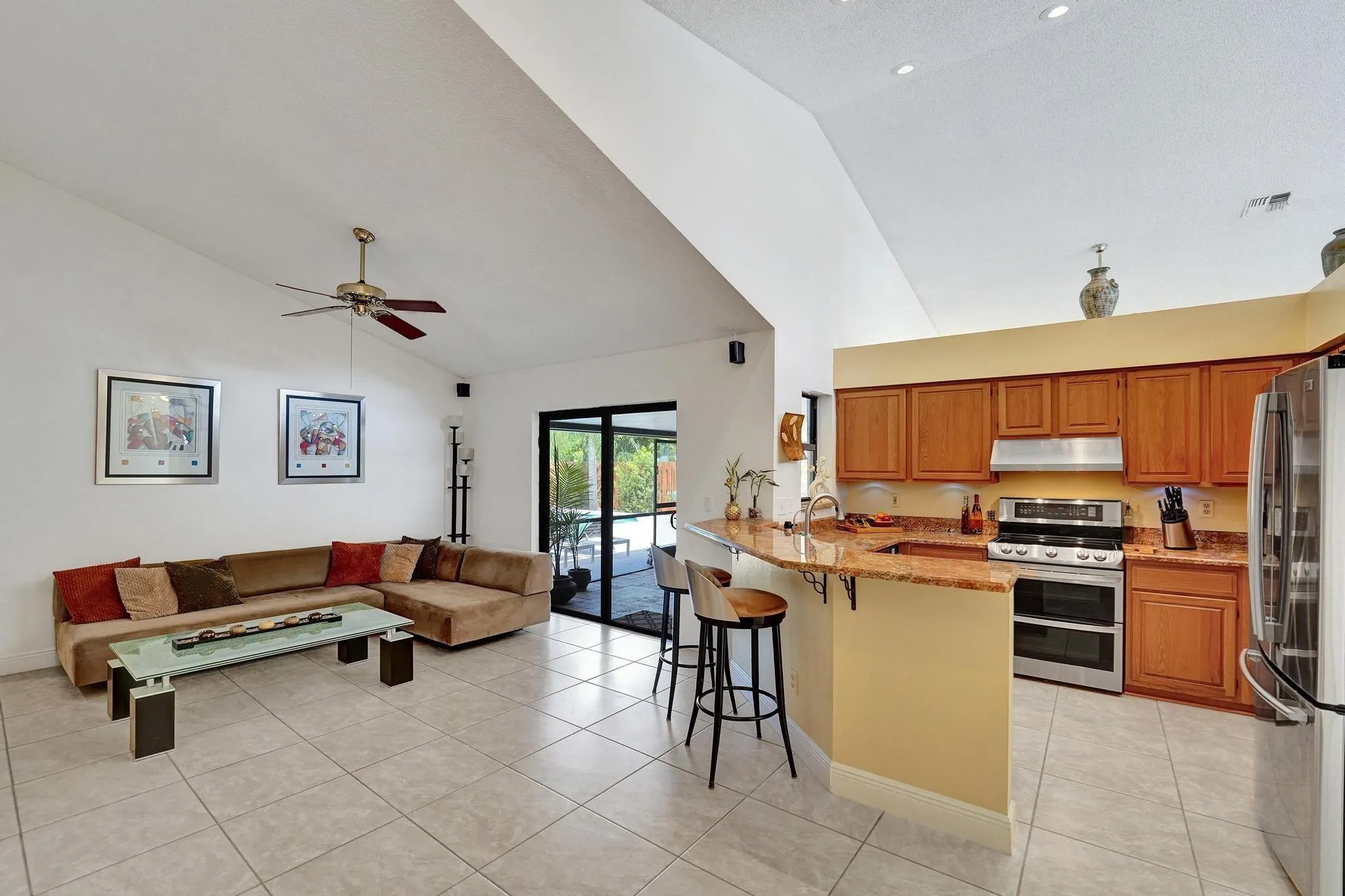 1541 W Oak Knoll Cir