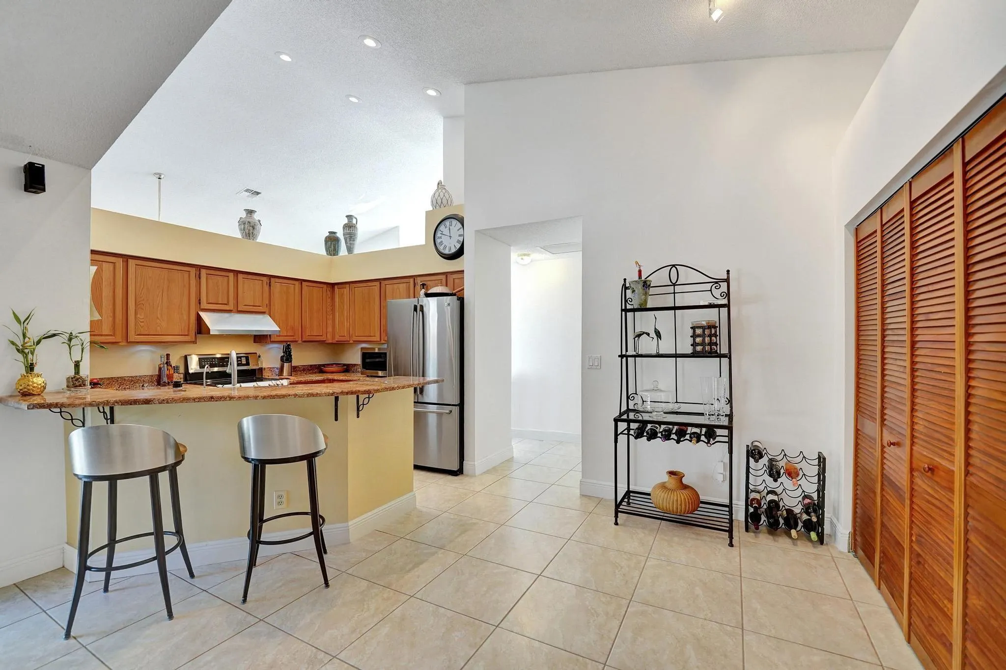 1541 W Oak Knoll Cir