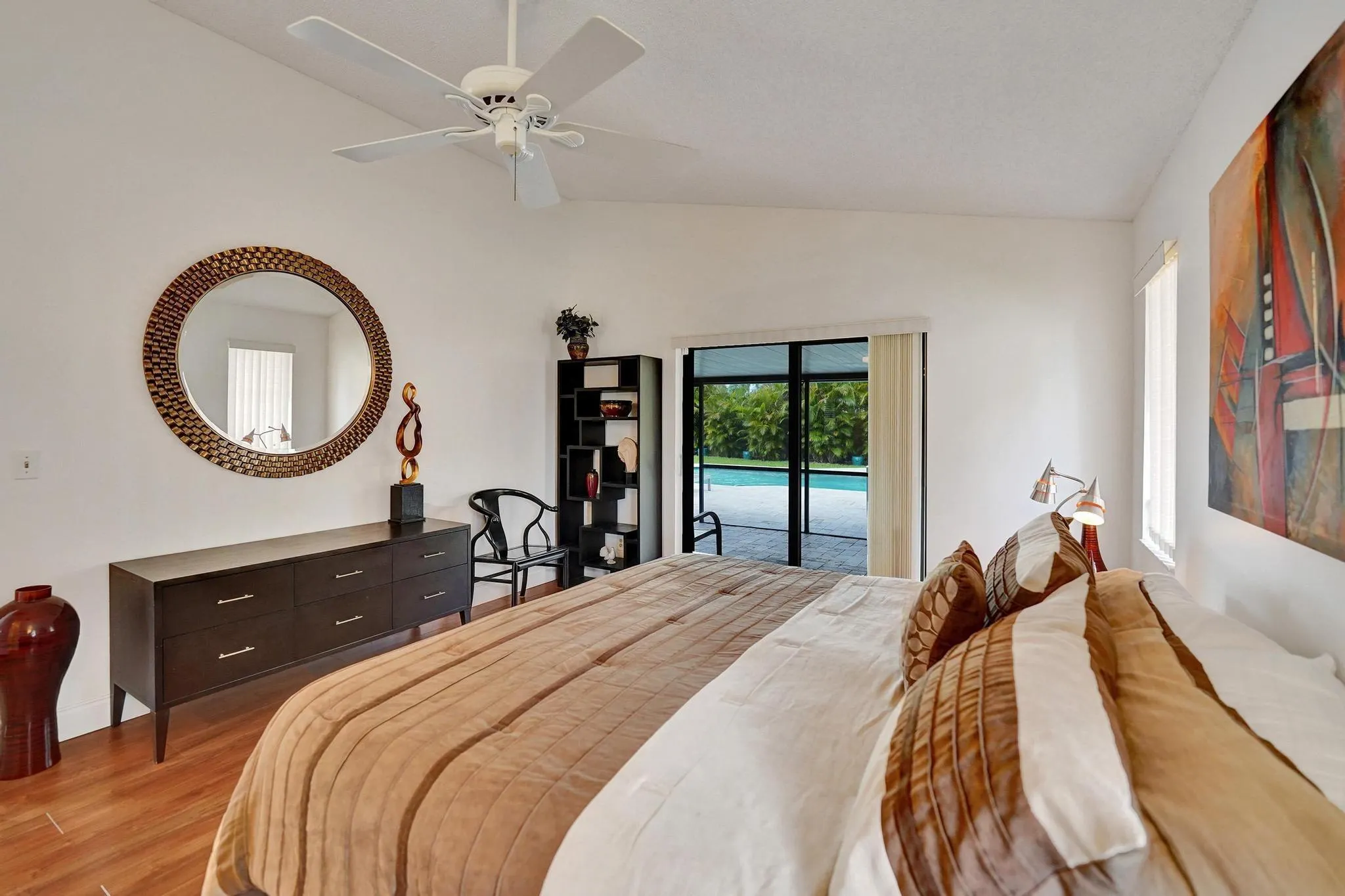 1541 W Oak Knoll Cir