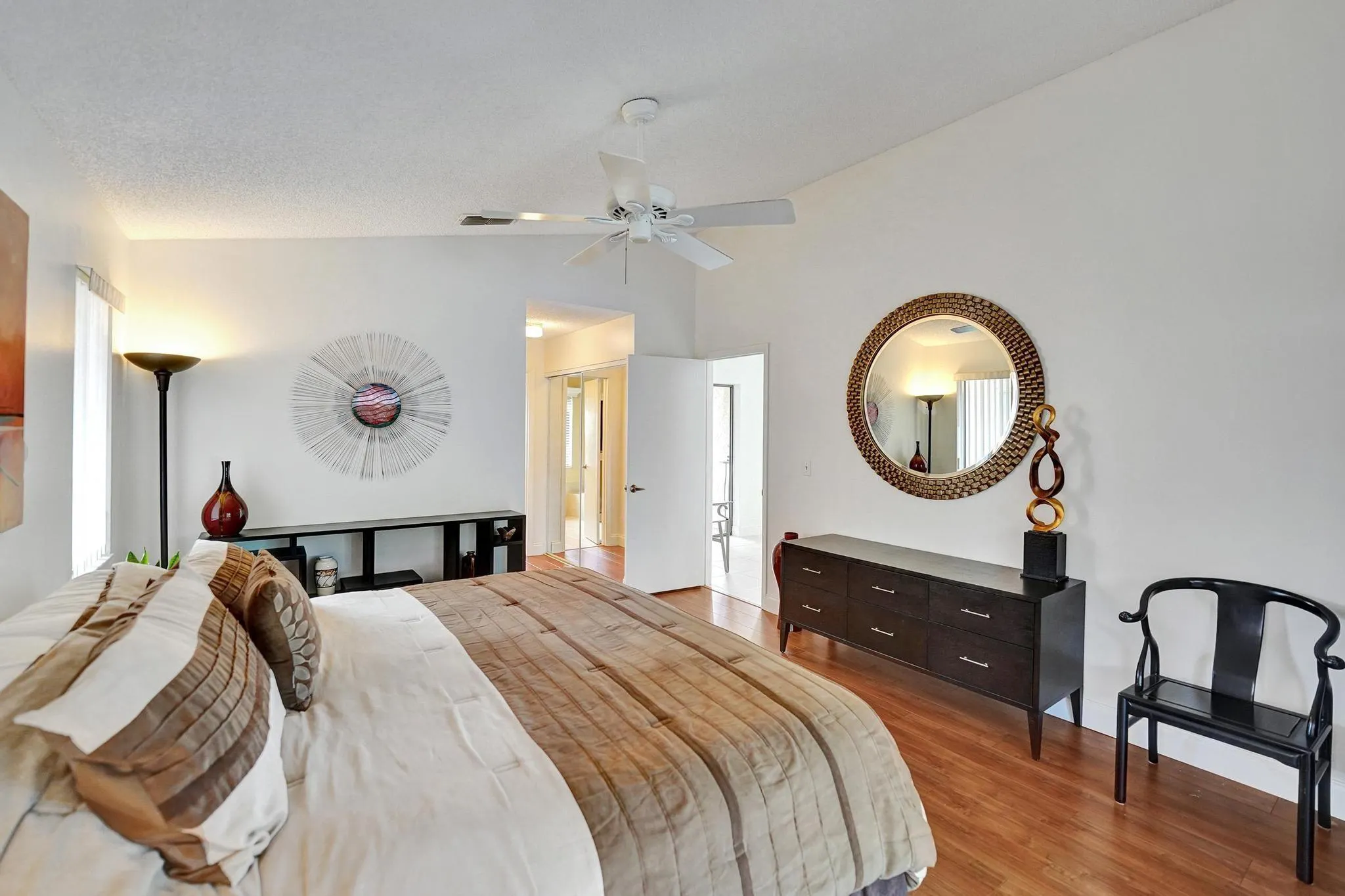 1541 W Oak Knoll Cir