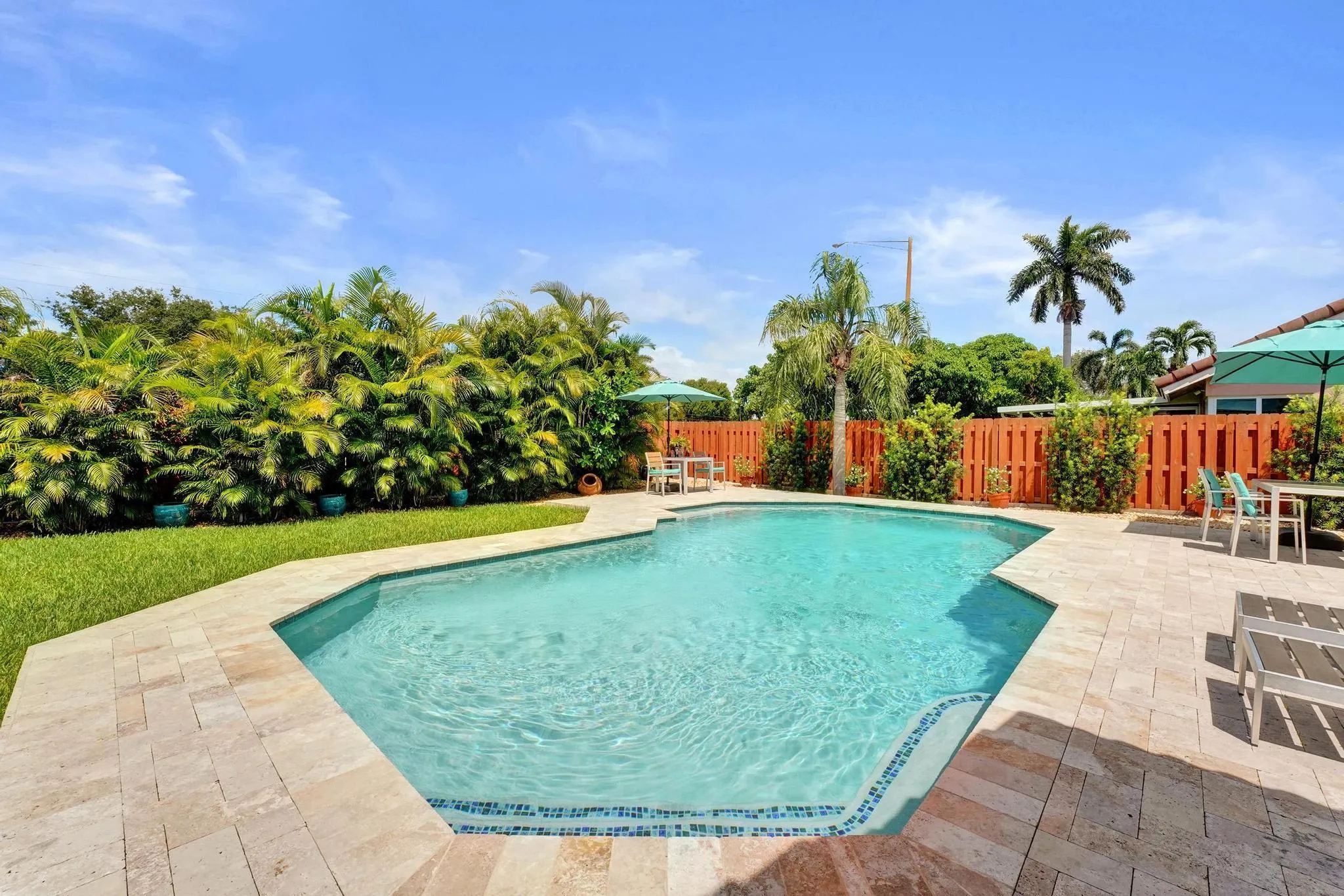 1541 W Oak Knoll Cir