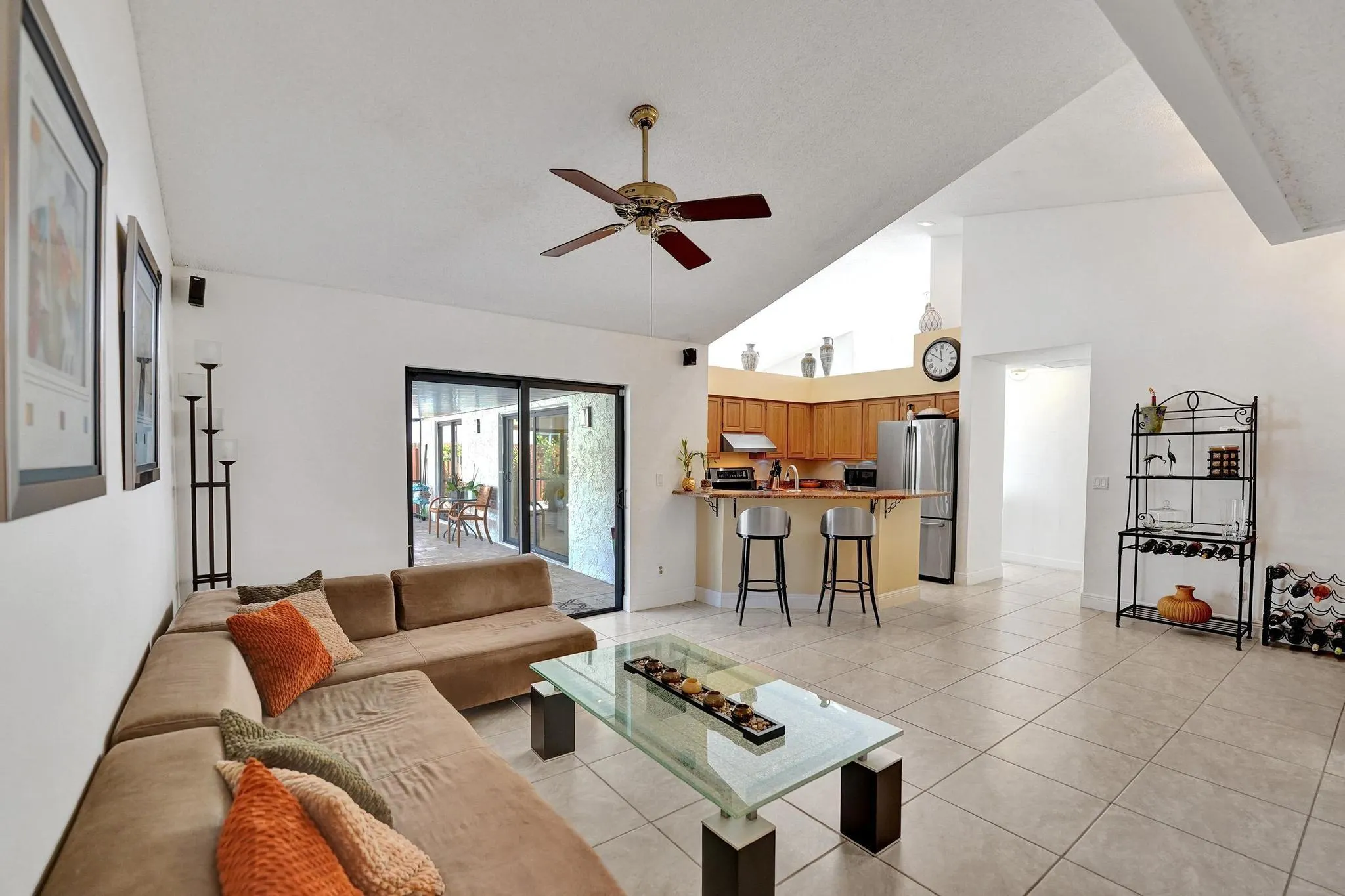 1541 W Oak Knoll Cir