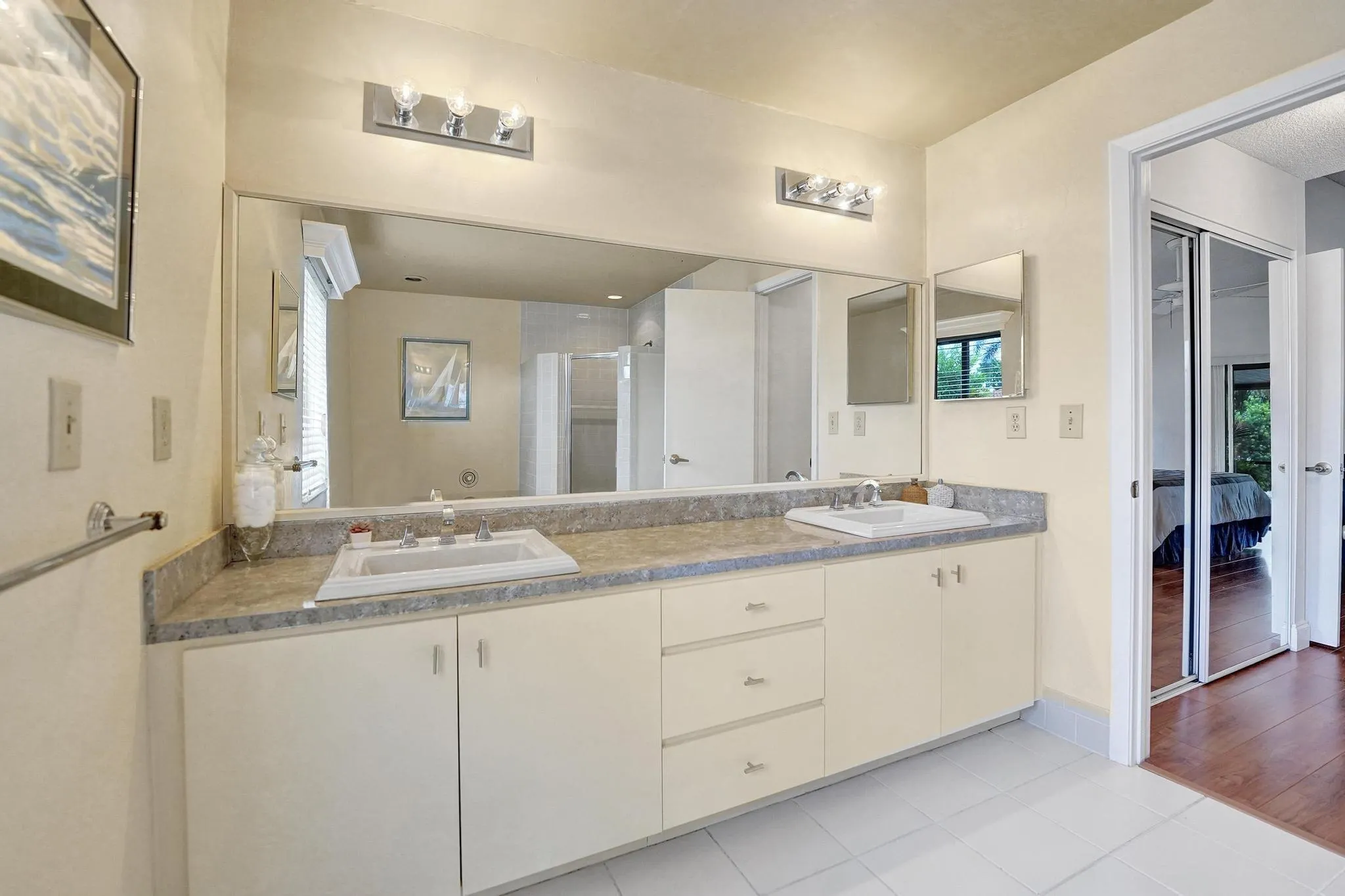 1541 W Oak Knoll Cir