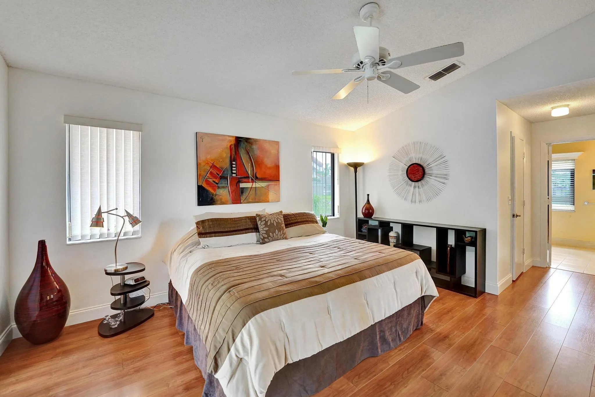 1541 W Oak Knoll Cir