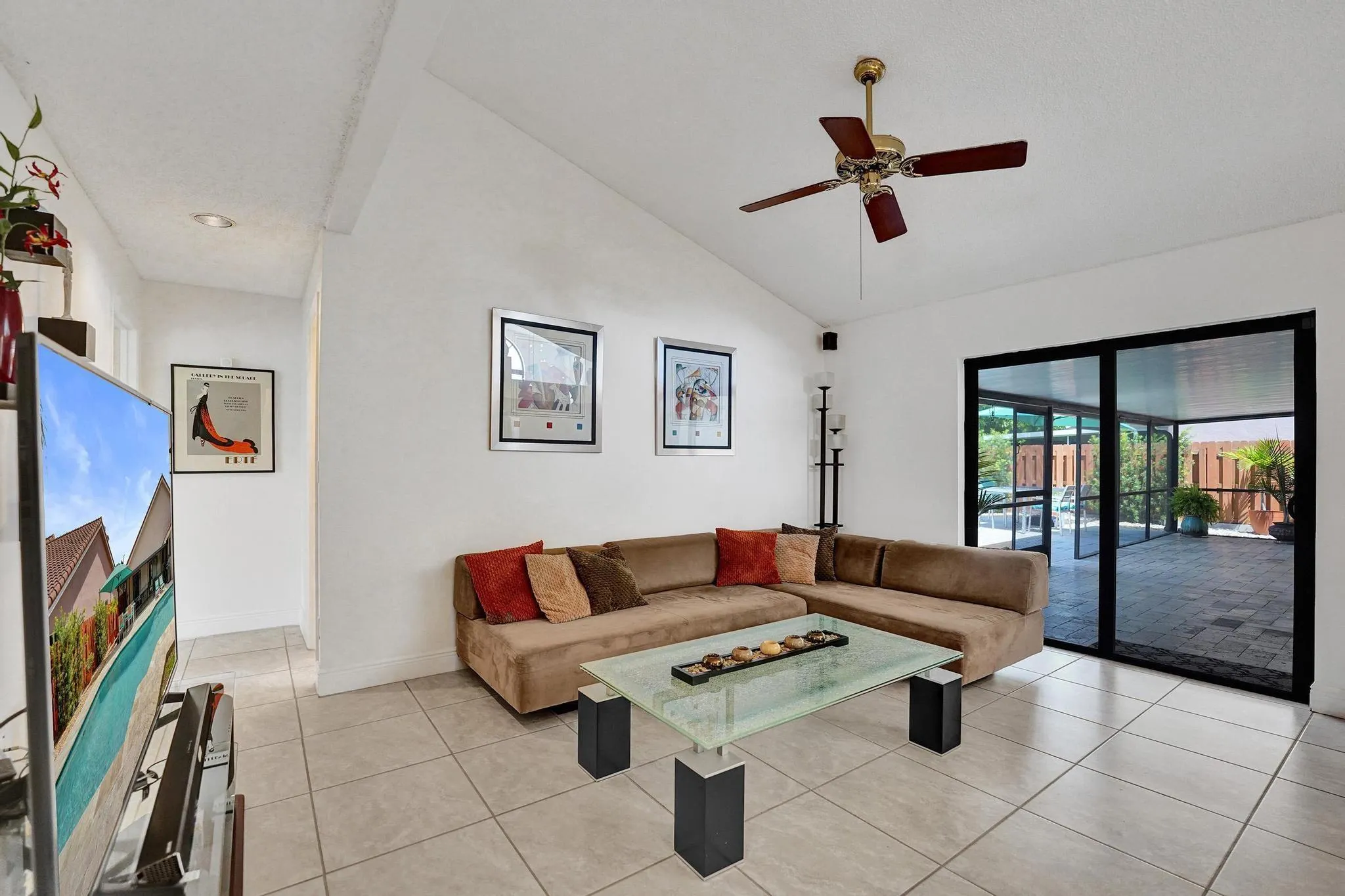1541 W Oak Knoll Cir