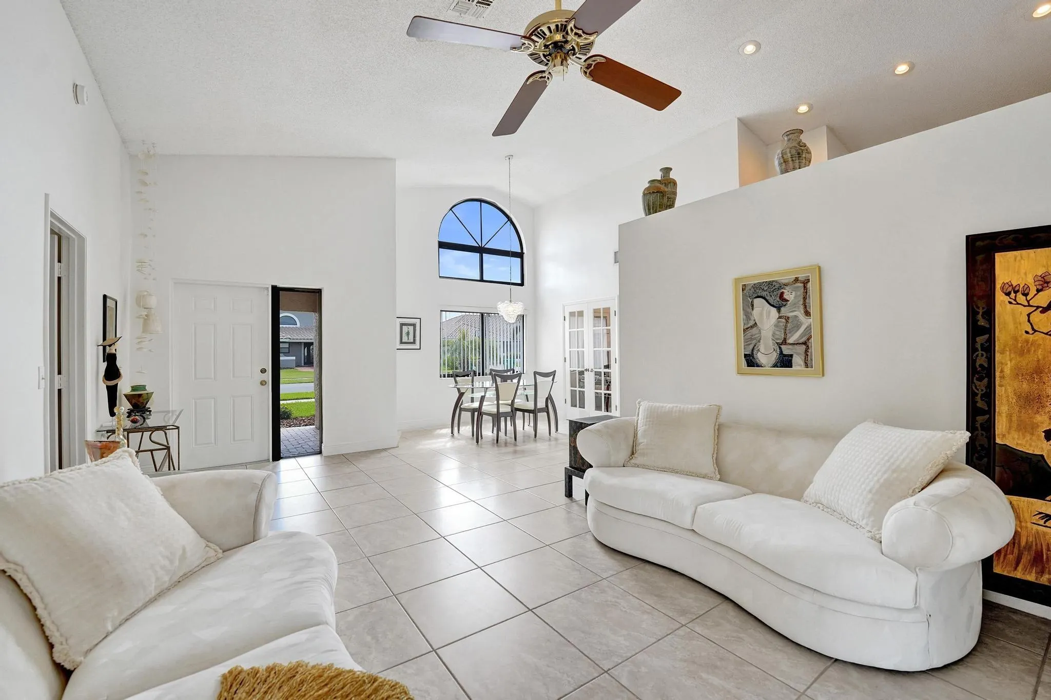 1541 W Oak Knoll Cir