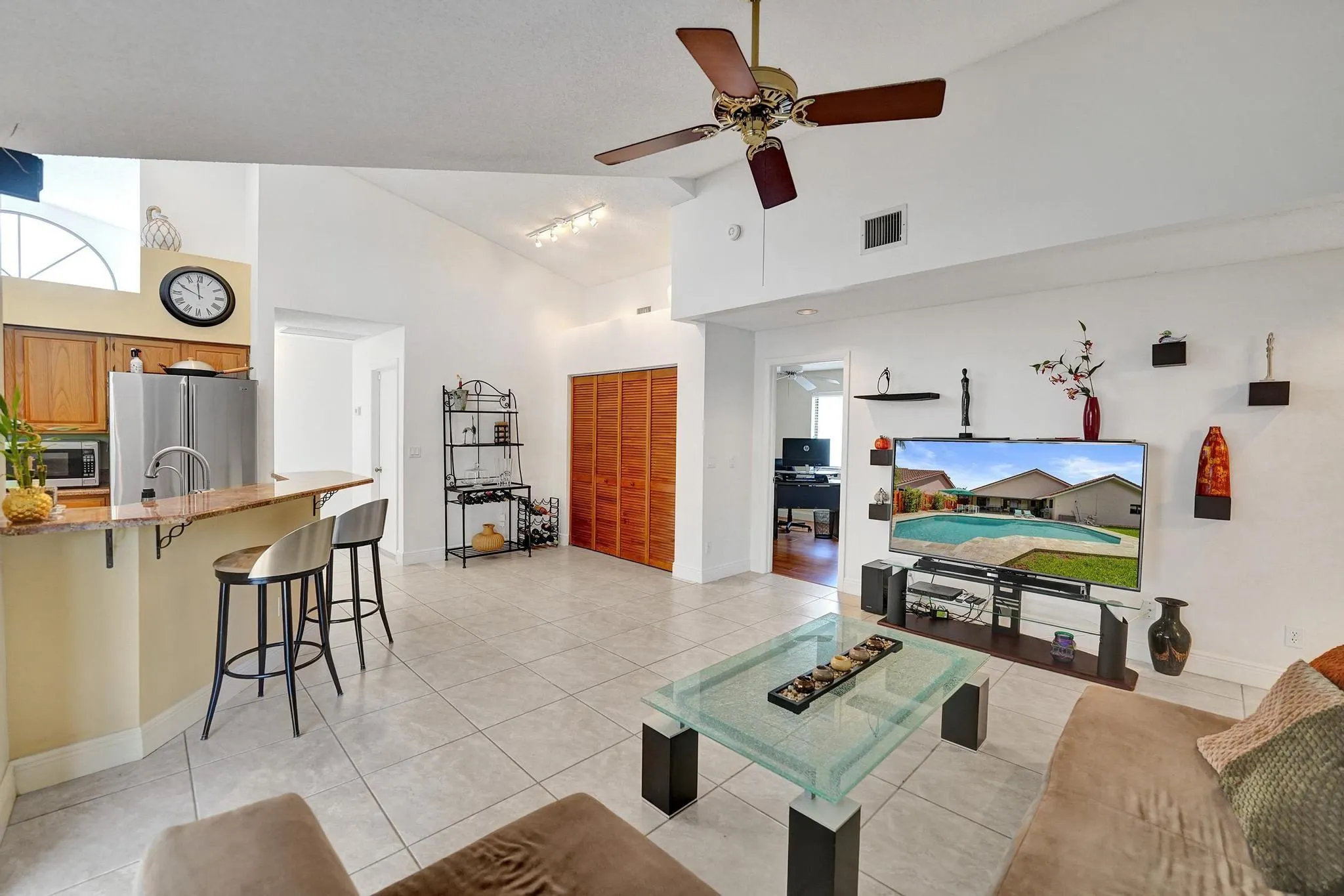 1541 W Oak Knoll Cir