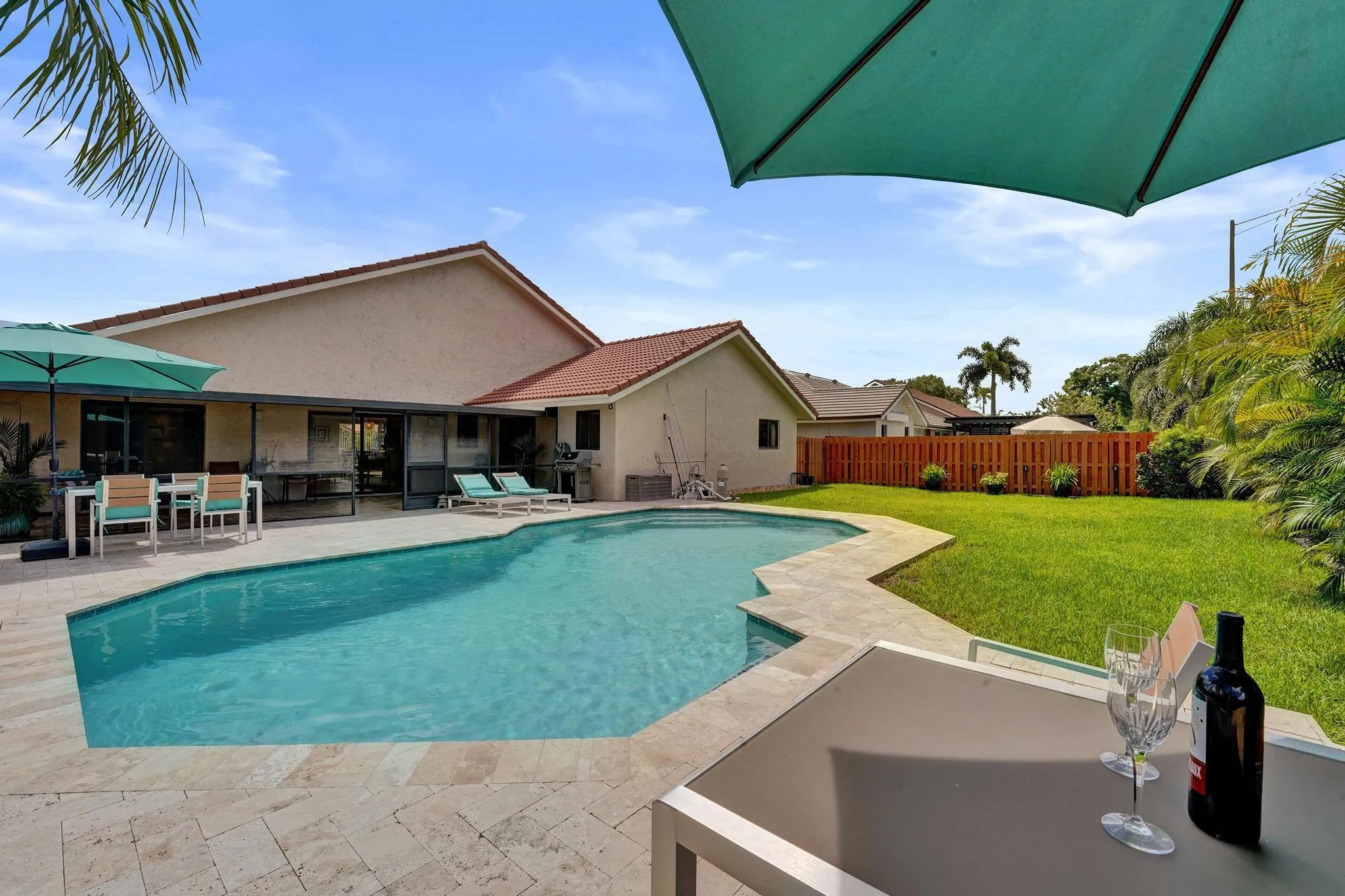 1541 W Oak Knoll Cir