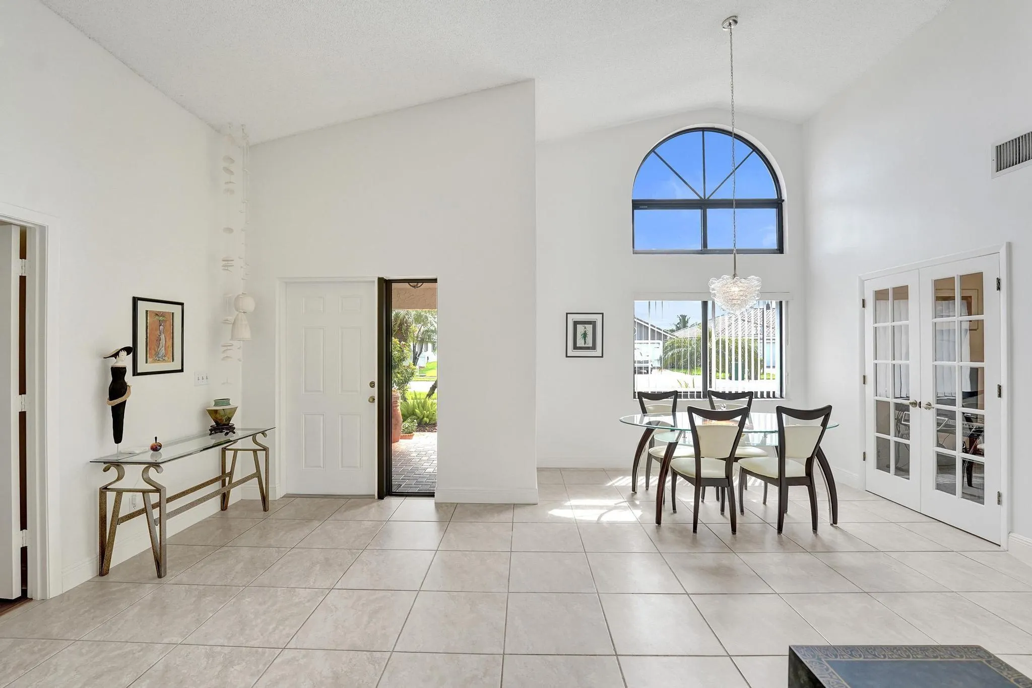 1541 W Oak Knoll Cir