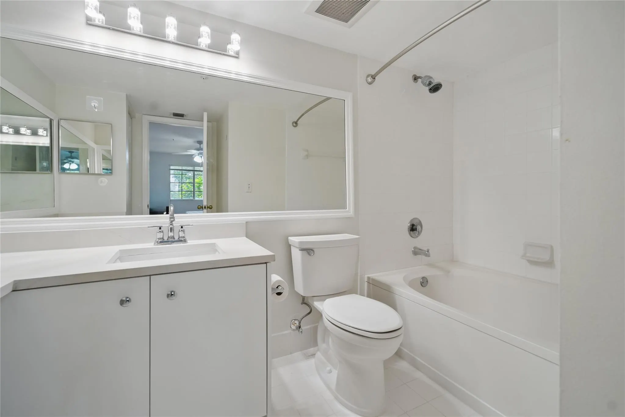 11133 SW 8 ST, #306