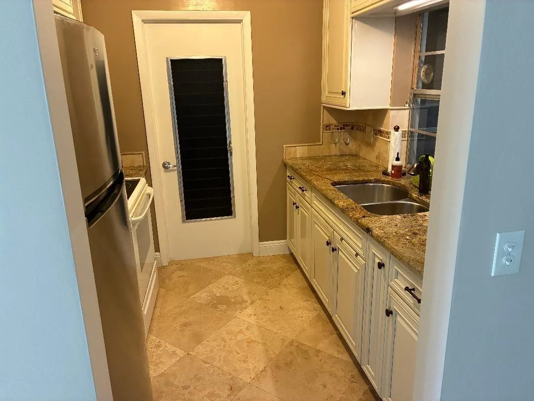 110 NW 24th Ct