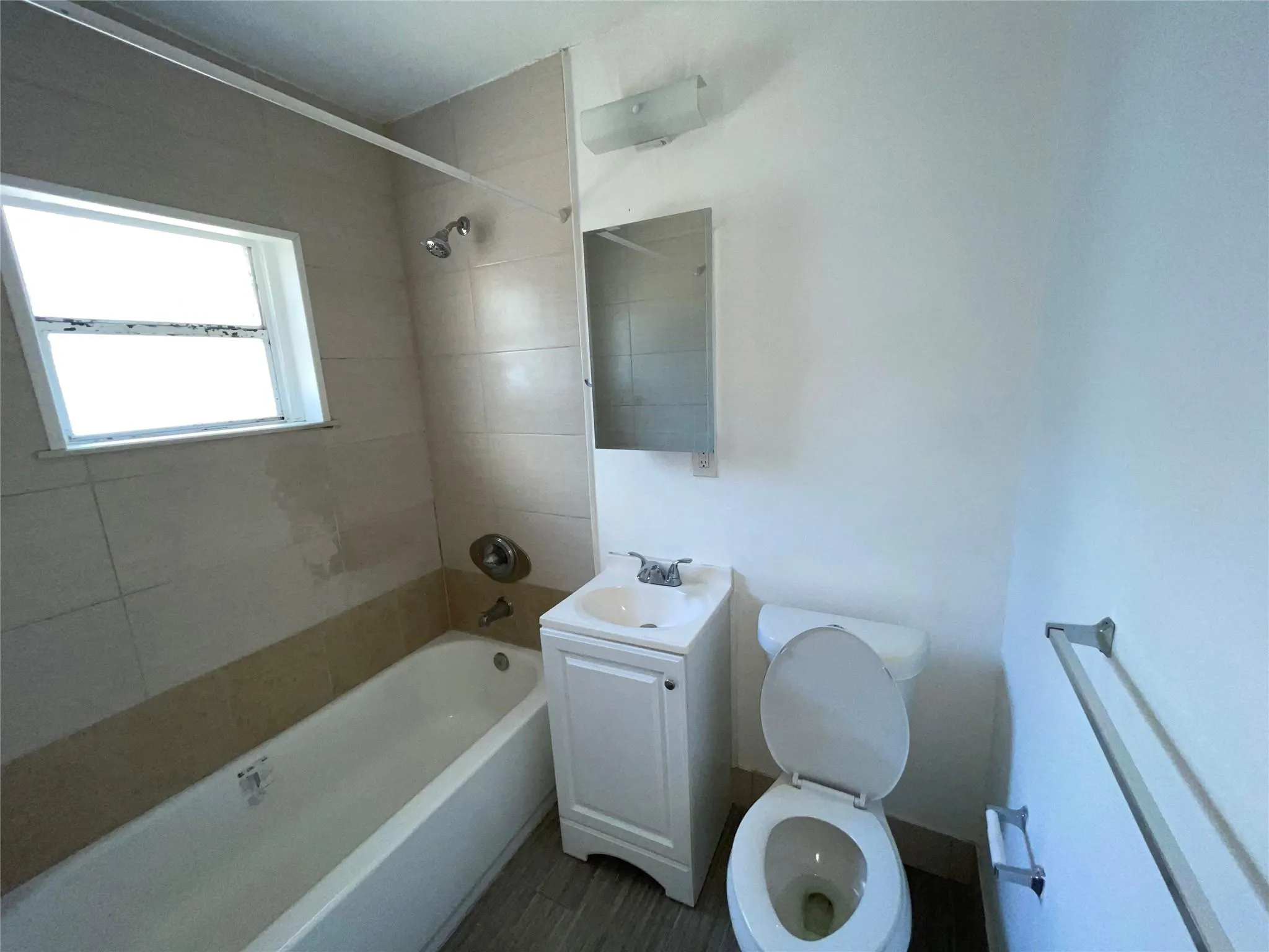 913 NE 18th Ave, #116