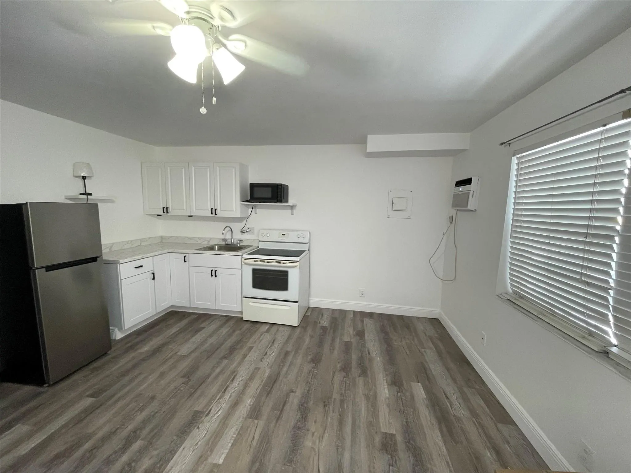 913 18th Ave, #121