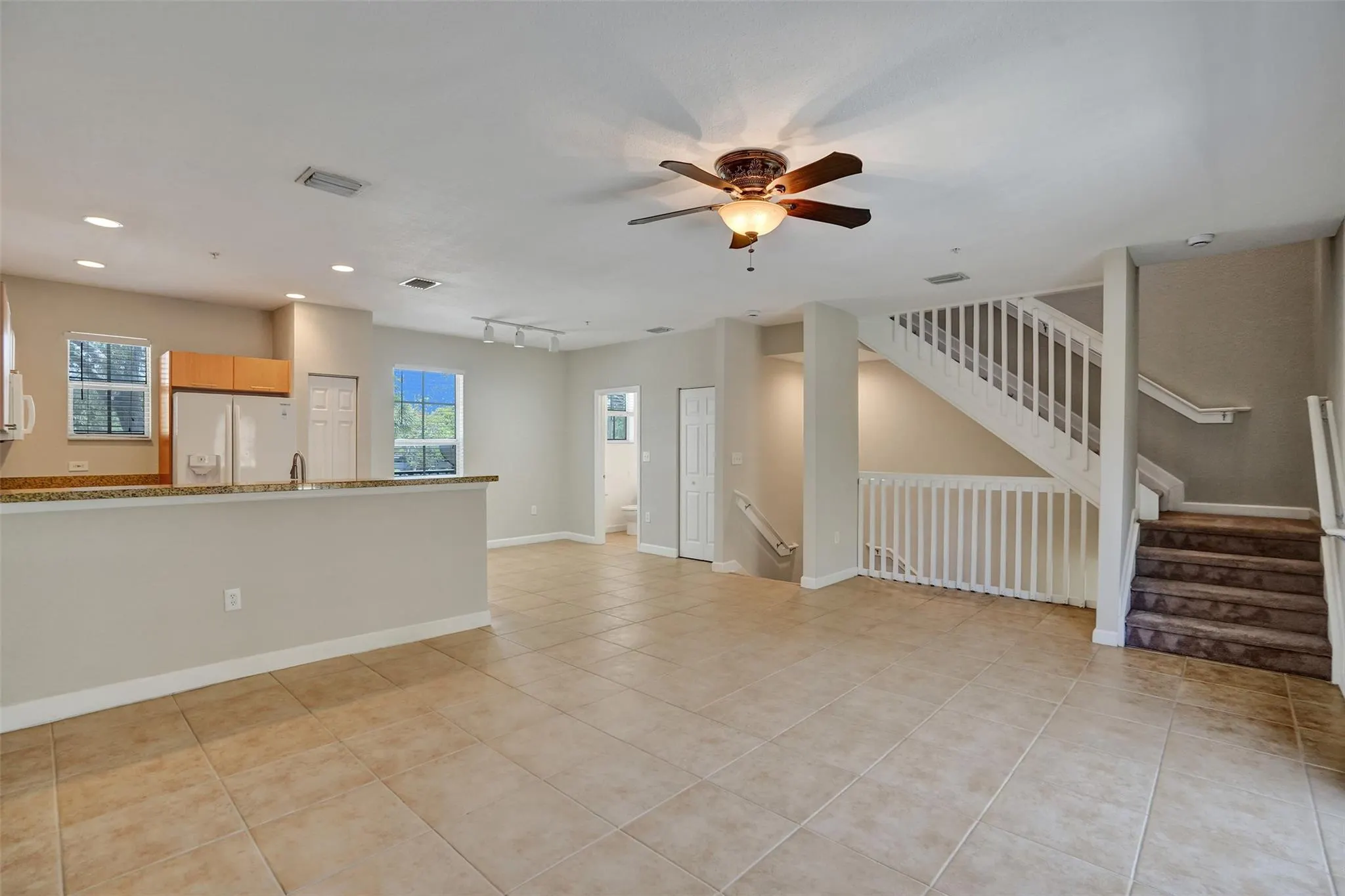 2540 SW 14TH AV, #202