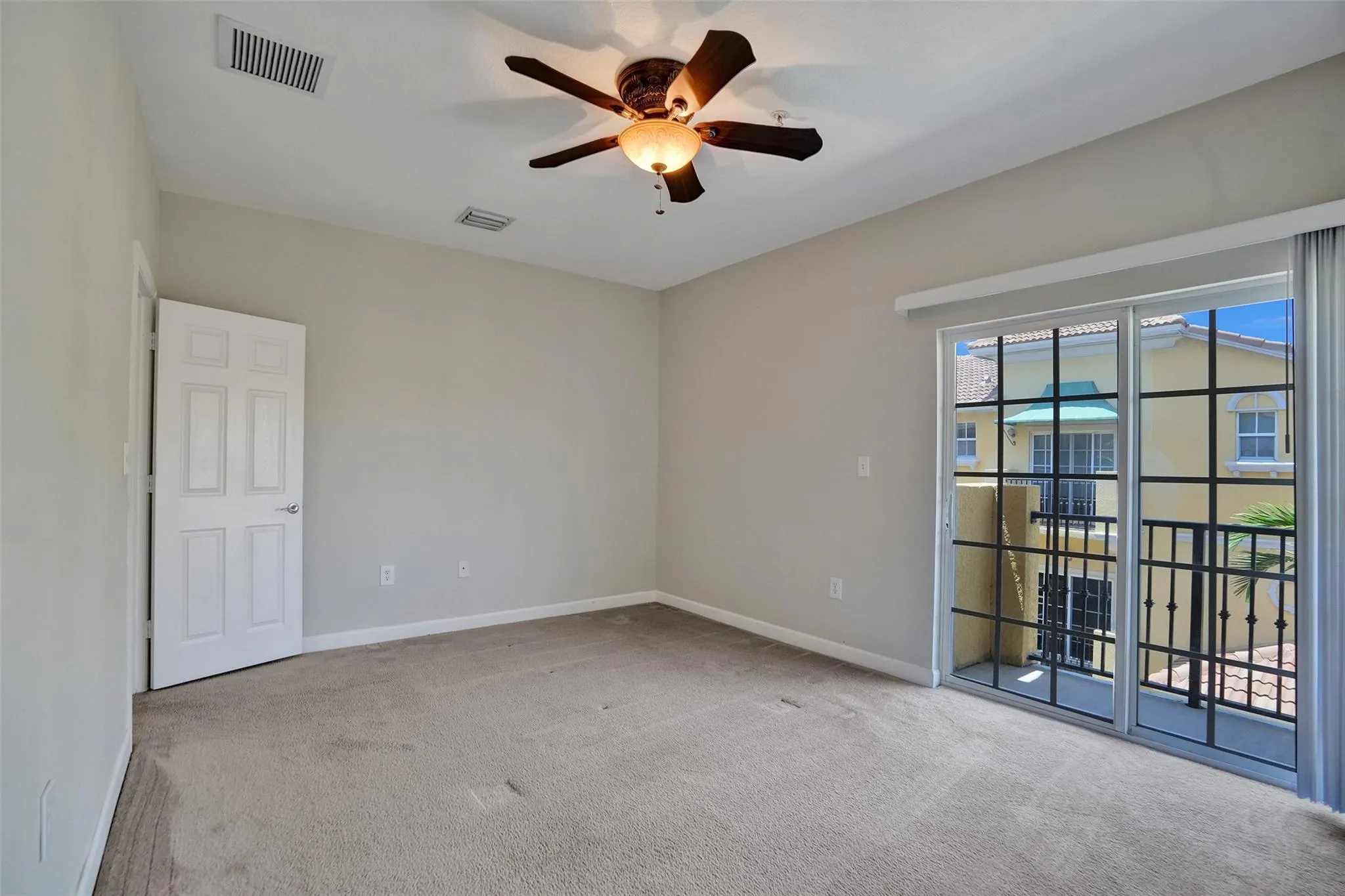 2540 SW 14TH AV, #202