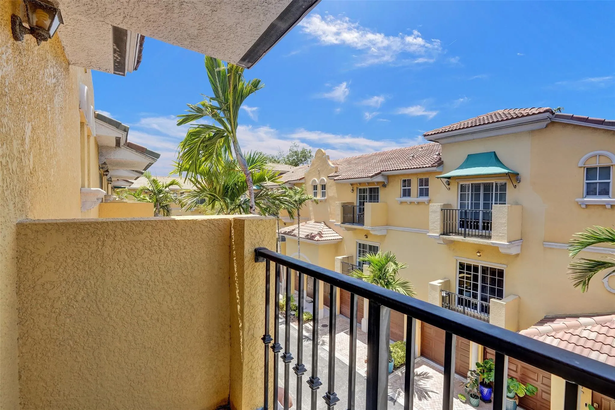 2540 SW 14TH AV, #202