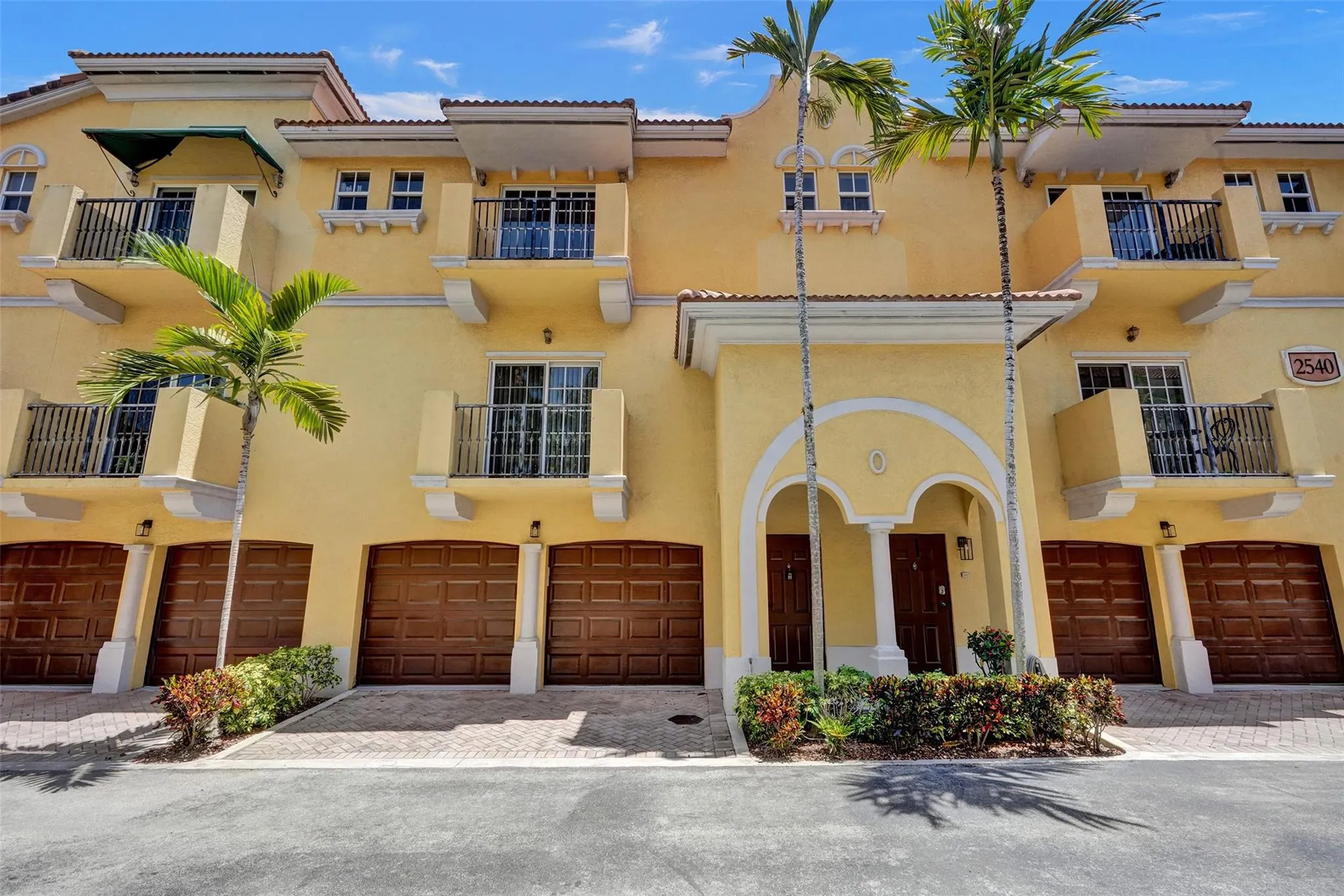 2540 SW 14TH AV, #202