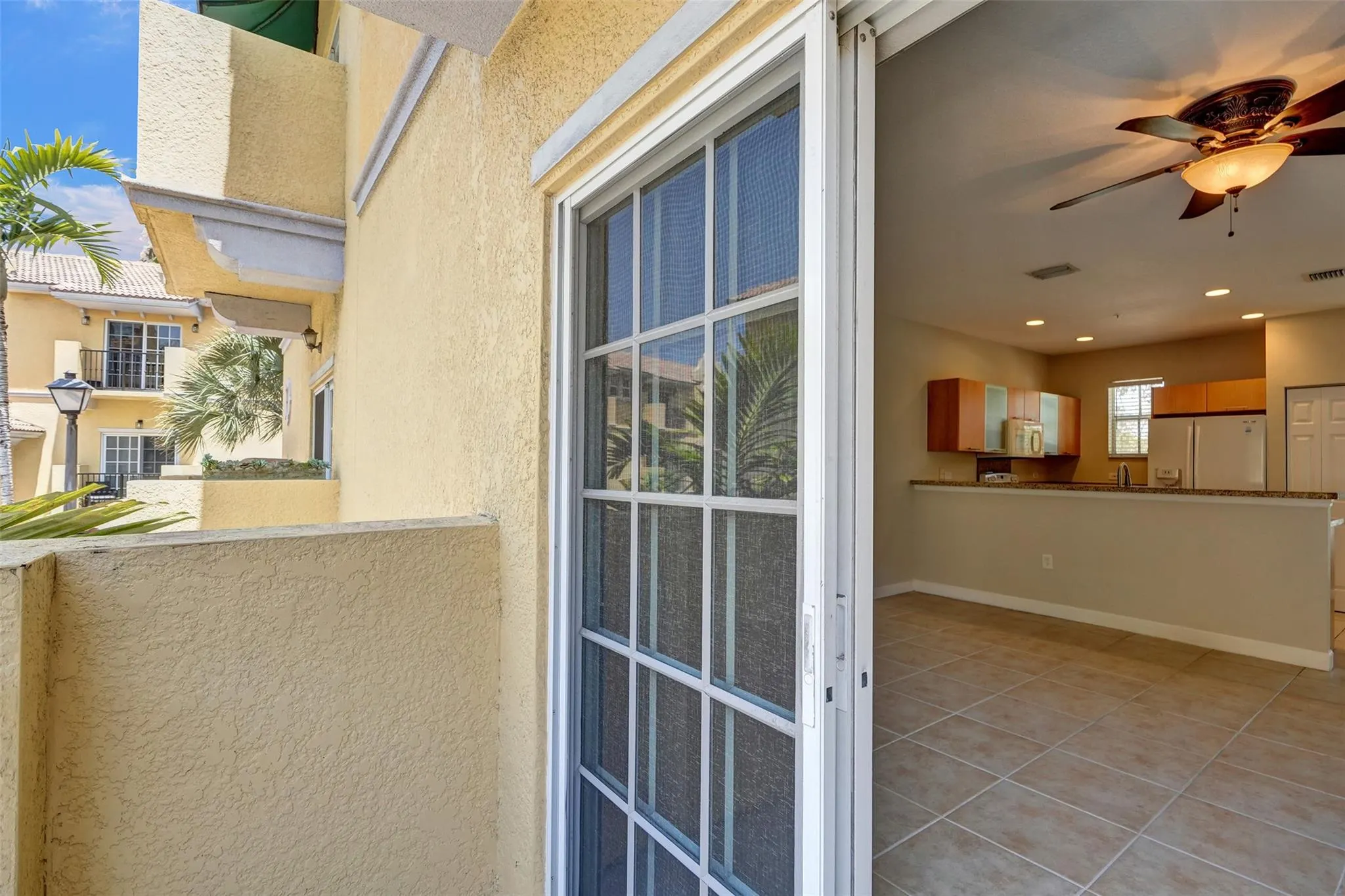 2540 SW 14TH AV, #202