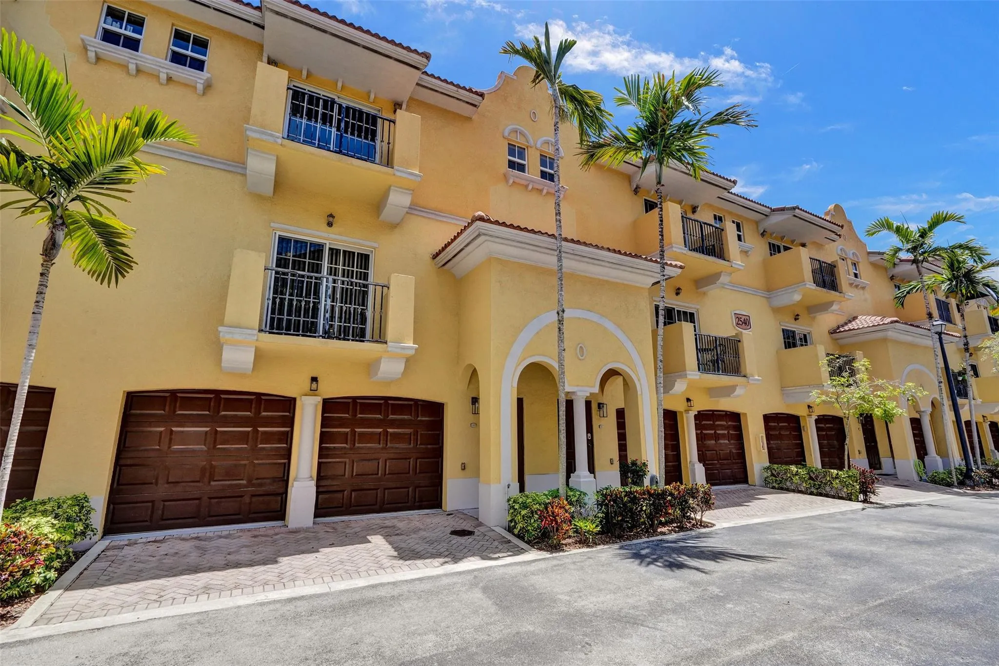 2540 SW 14TH AV, #202