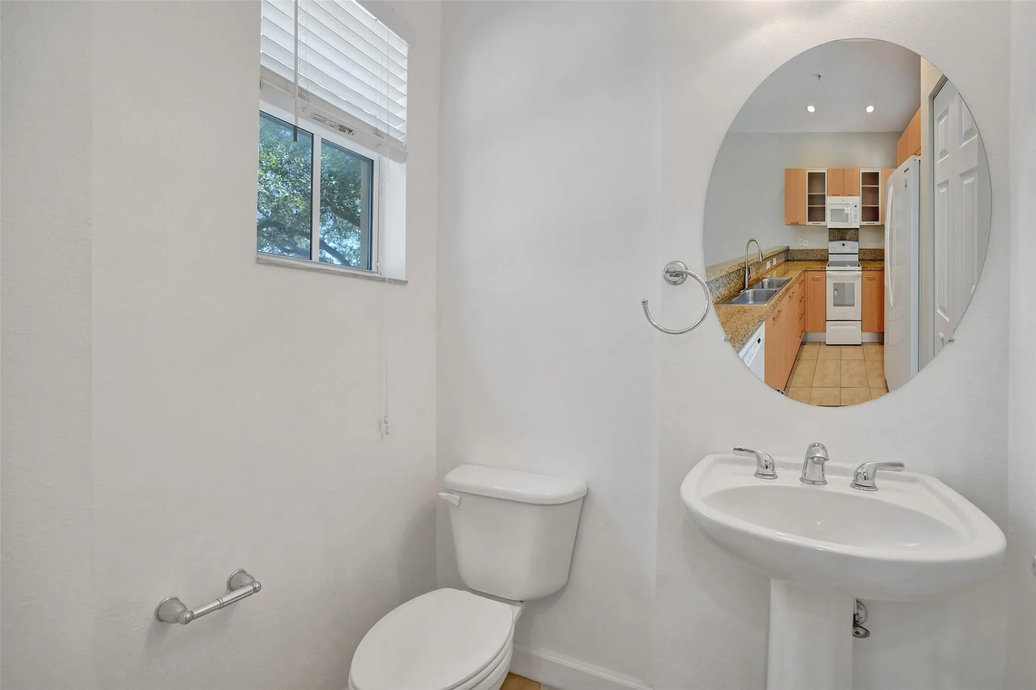 2540 SW 14TH AV, #202