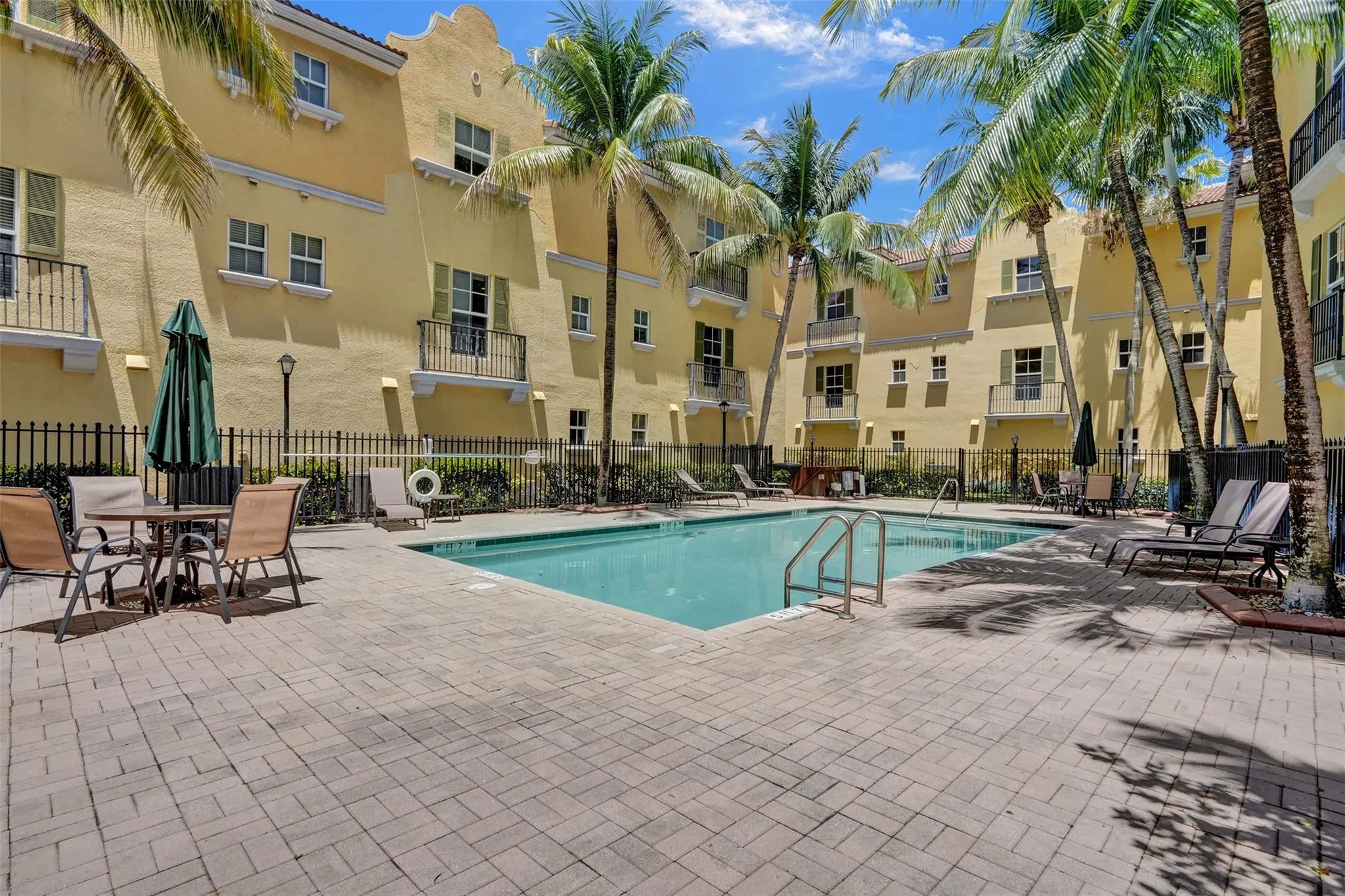 2540 SW 14TH AV, #202