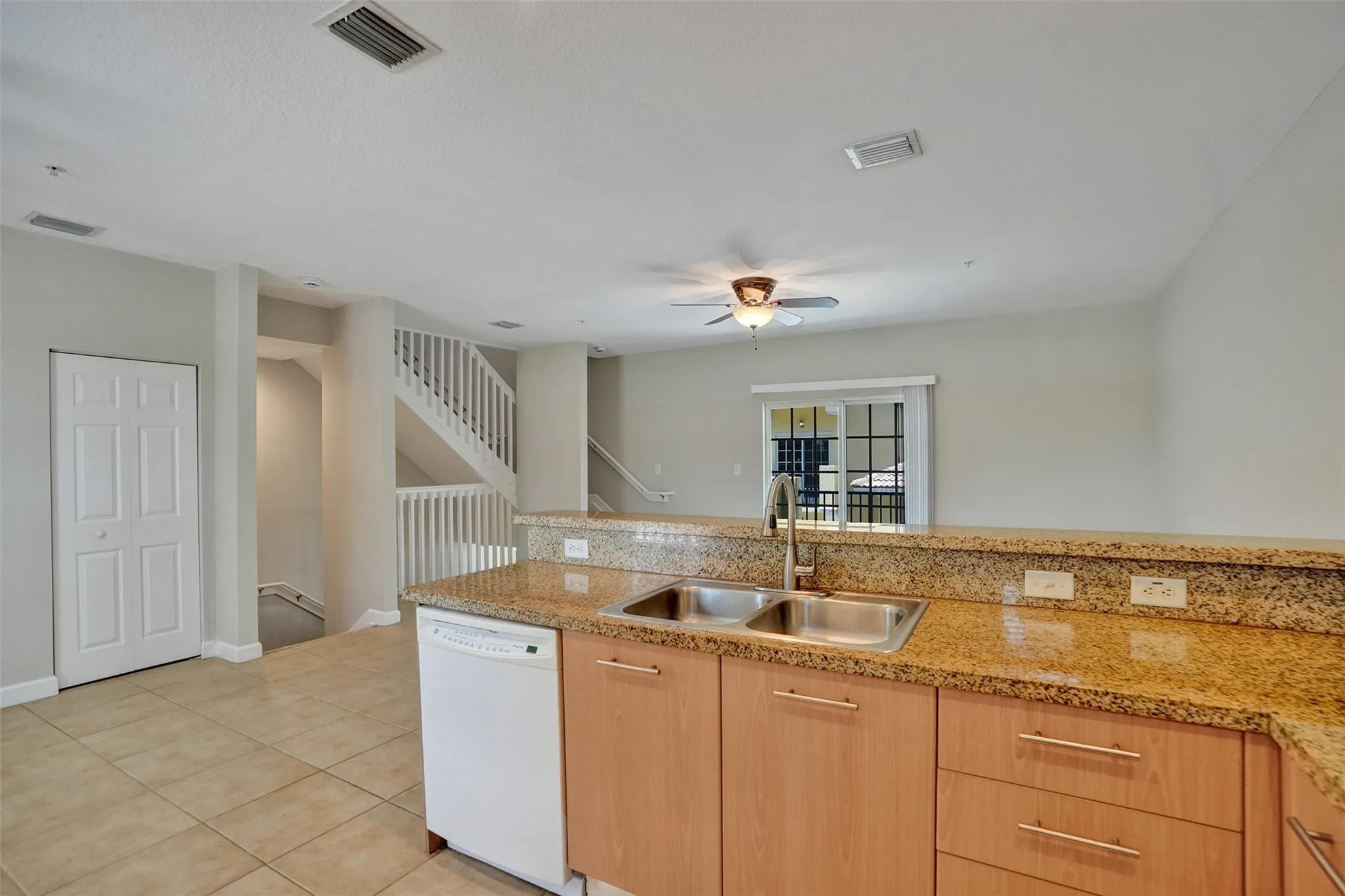 2540 SW 14TH AV, #202