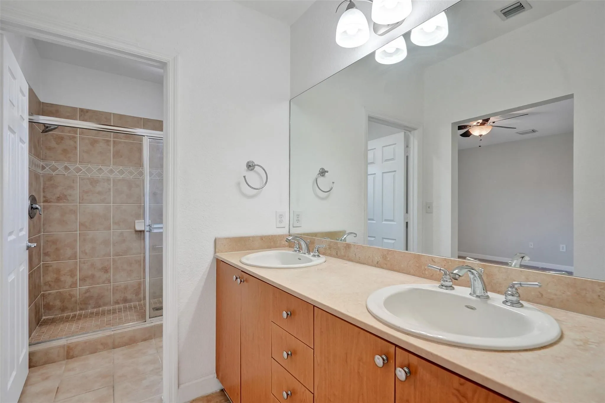 2540 SW 14TH AV, #202