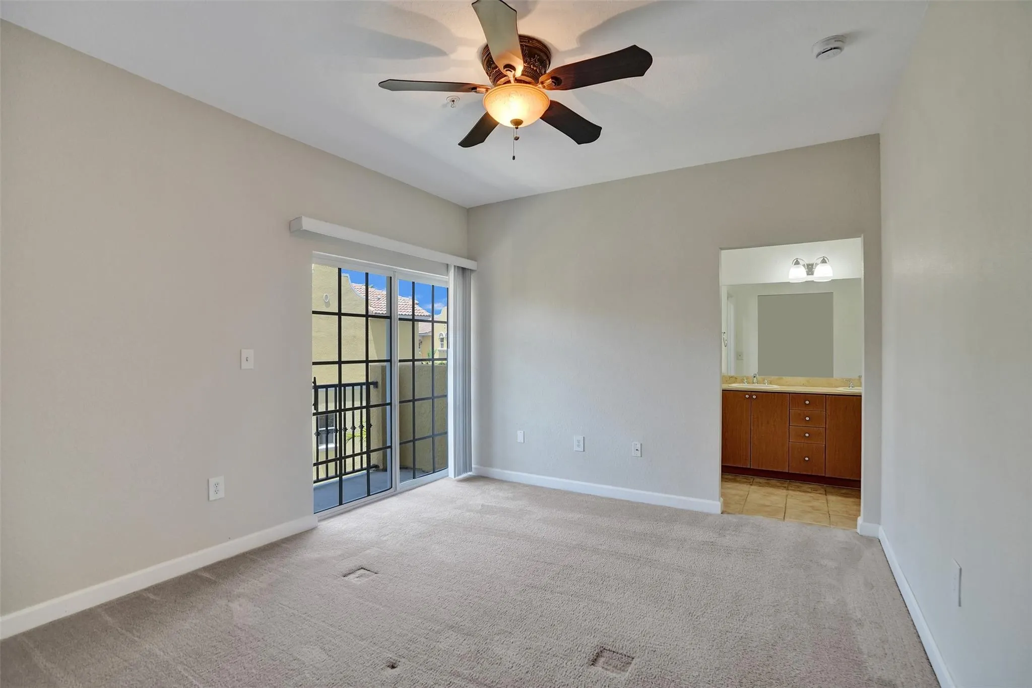 2540 SW 14TH AV, #202