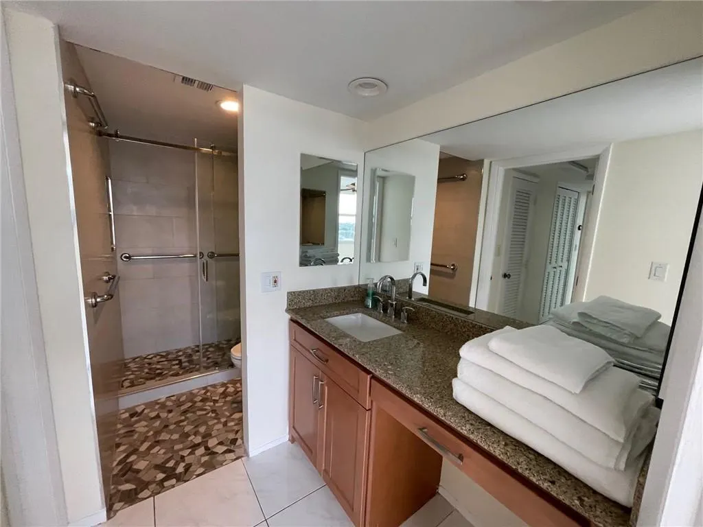 305 N Pompano Beach Blvd, #1006