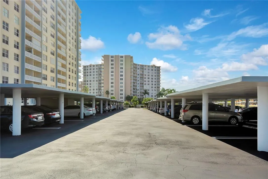 305 N Pompano Beach Blvd, #1006
