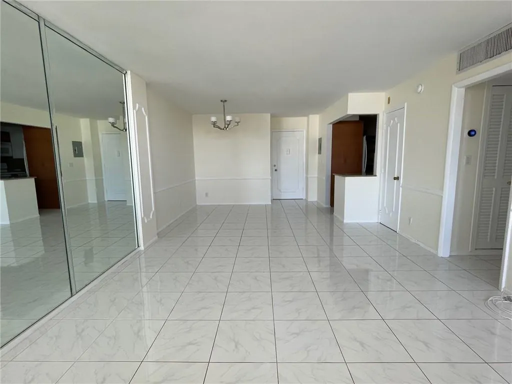 305 N Pompano Beach Blvd, #1006