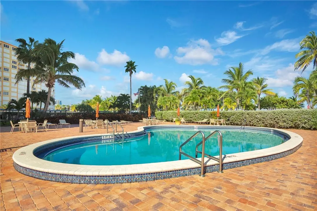 305 N Pompano Beach Blvd, #1006