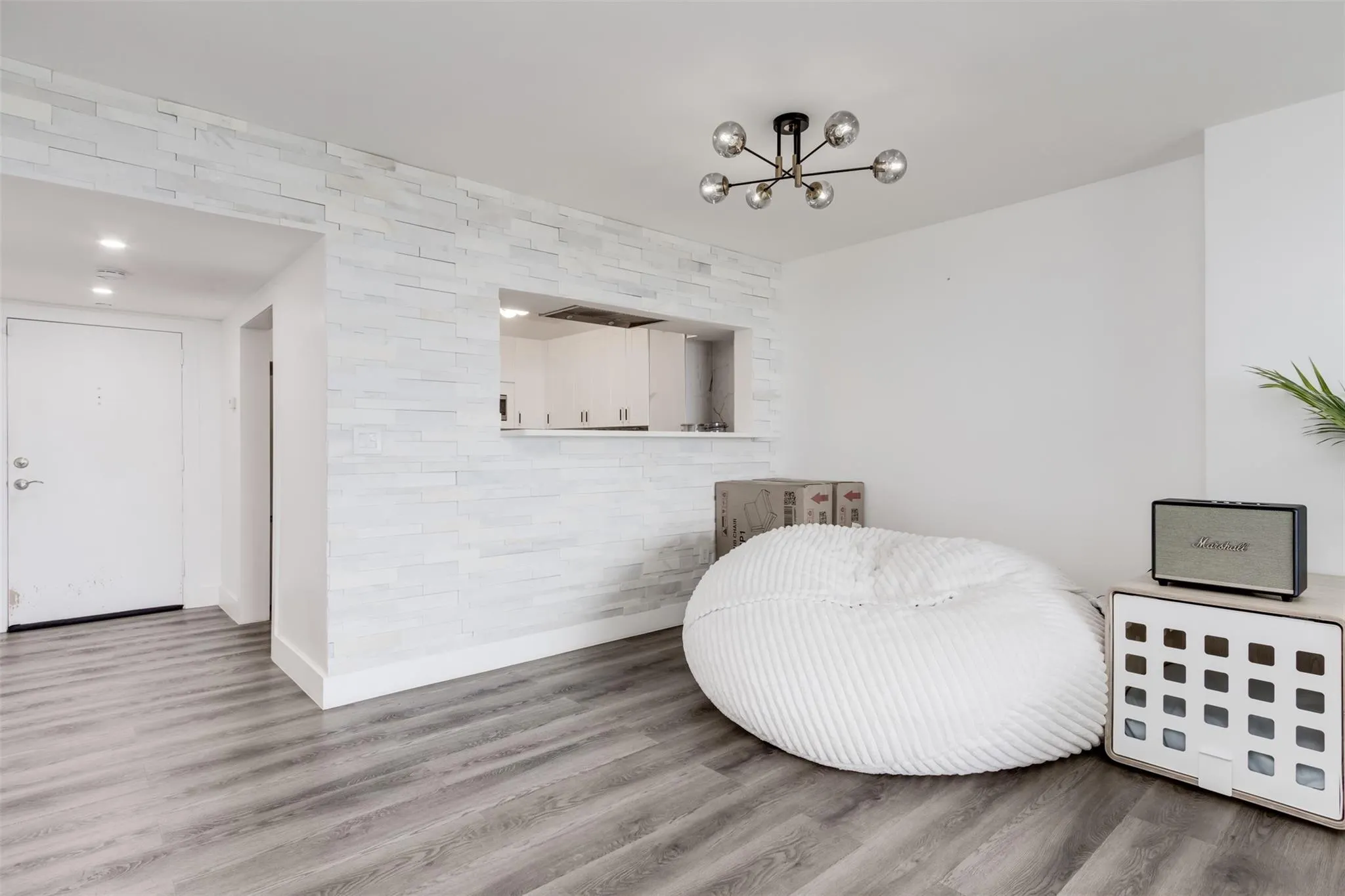 888 Intracoastal Dr, #14G