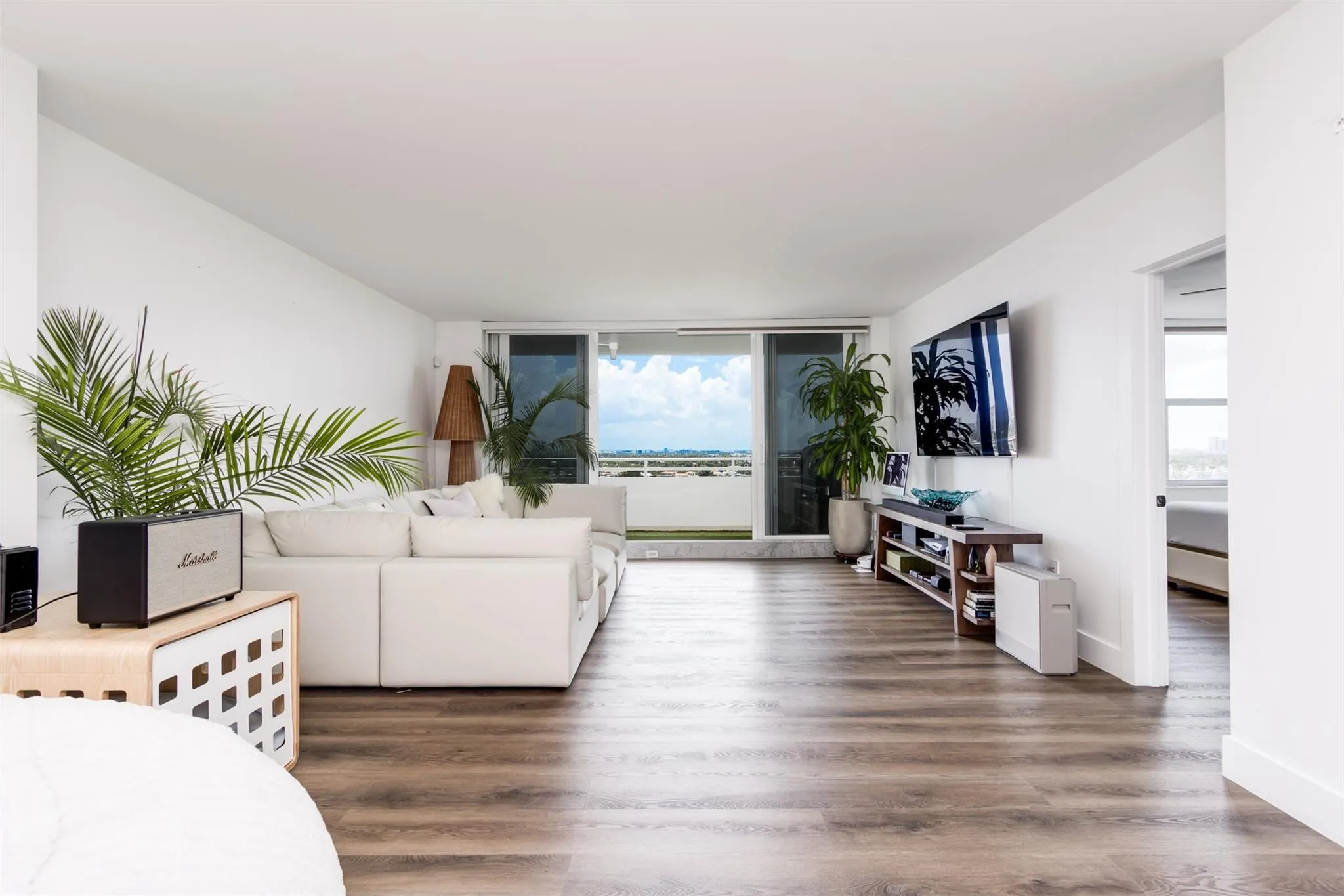 888 Intracoastal Dr, #14G