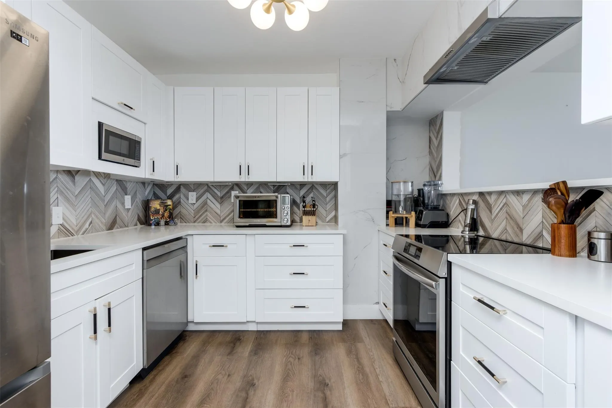 888 Intracoastal Dr, #14G