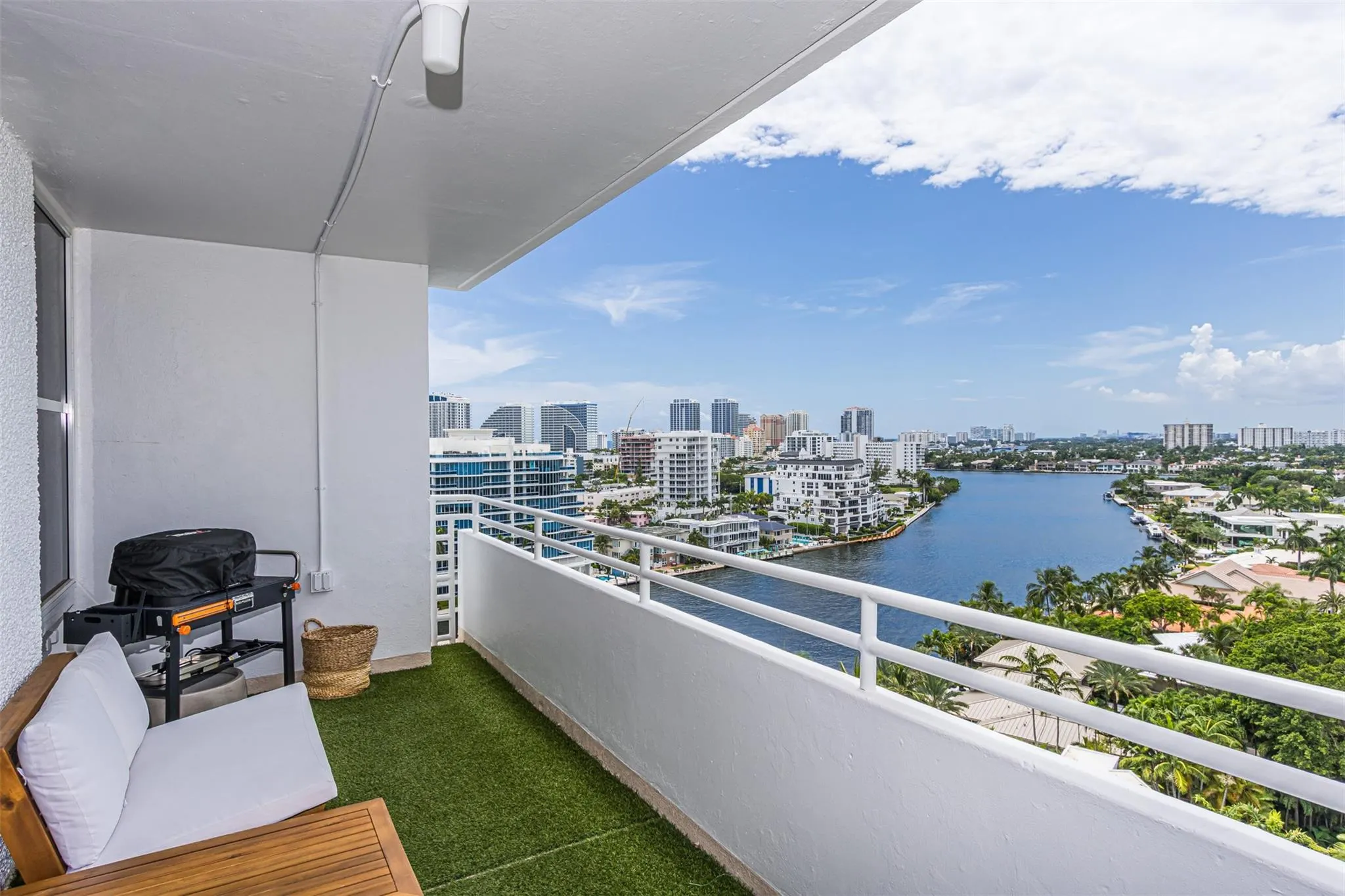 888 Intracoastal Dr, #14G